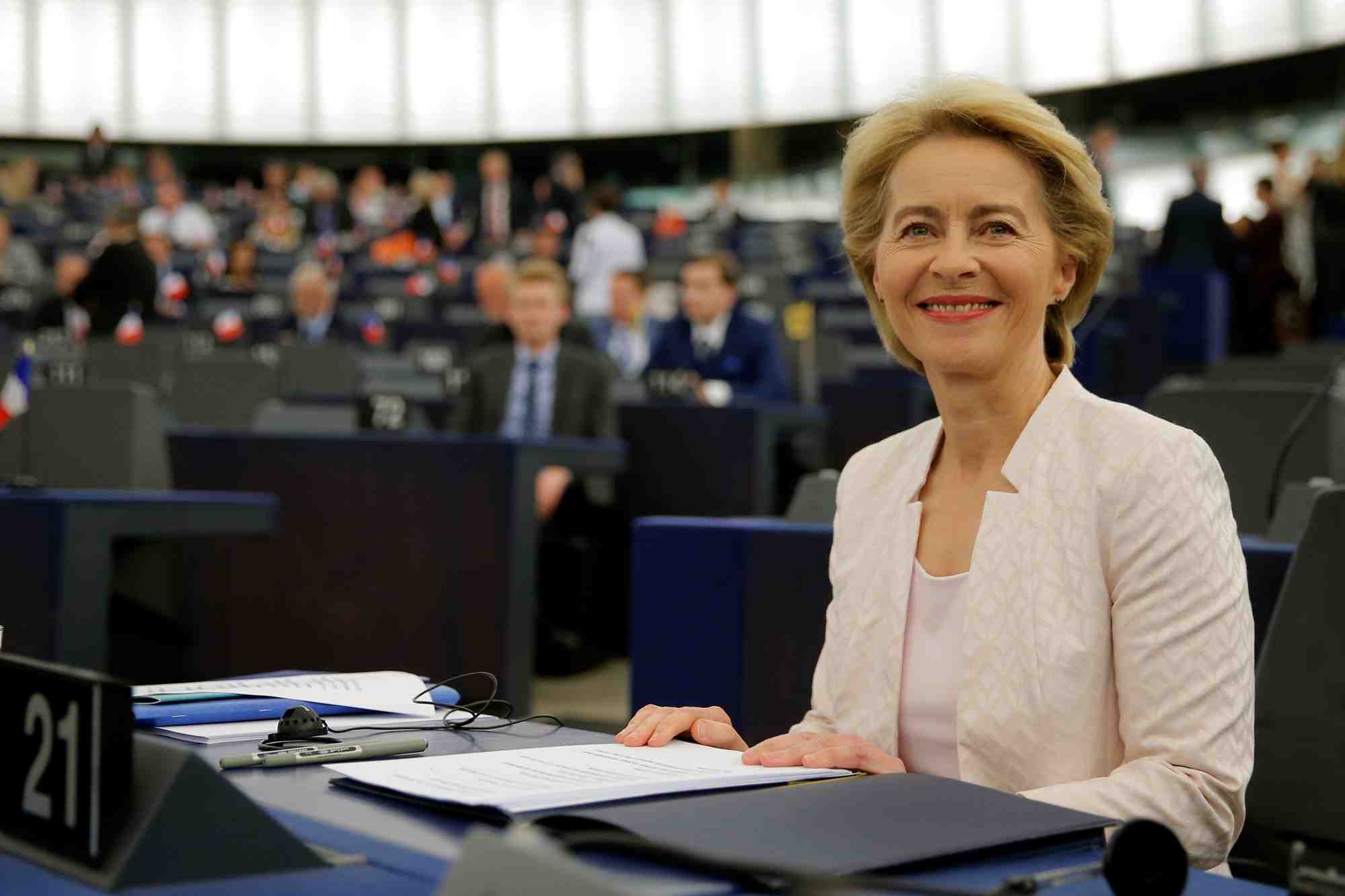 Von der leyen elue de peu presidente de la commission europeenne