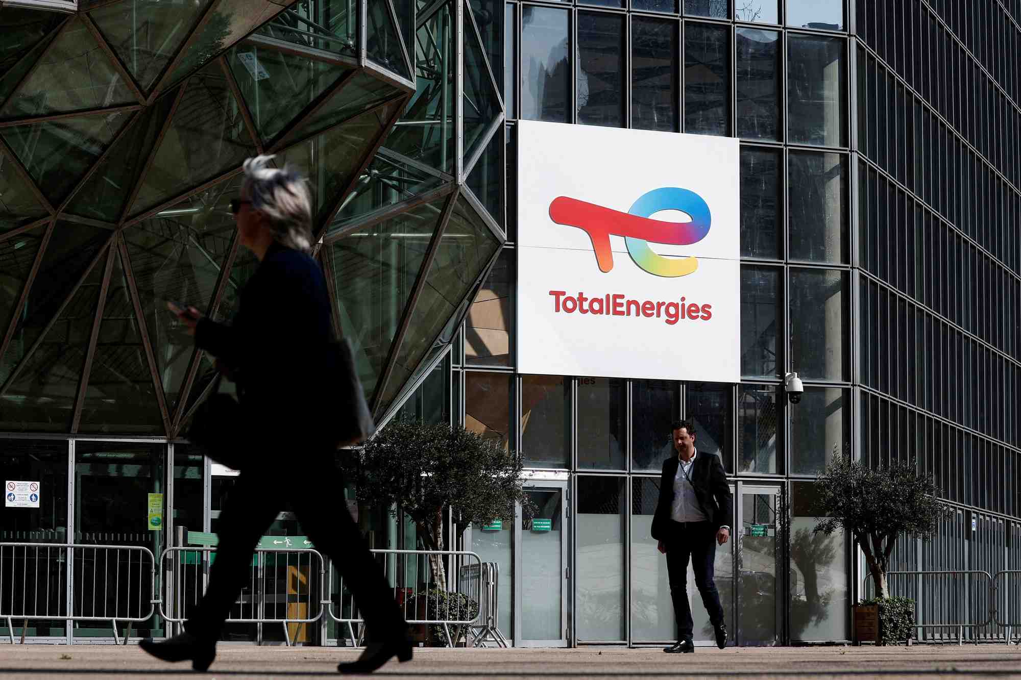 Pour le pdg de total, la baisse des investissements dans les energies fossiles alimente la crise energetique