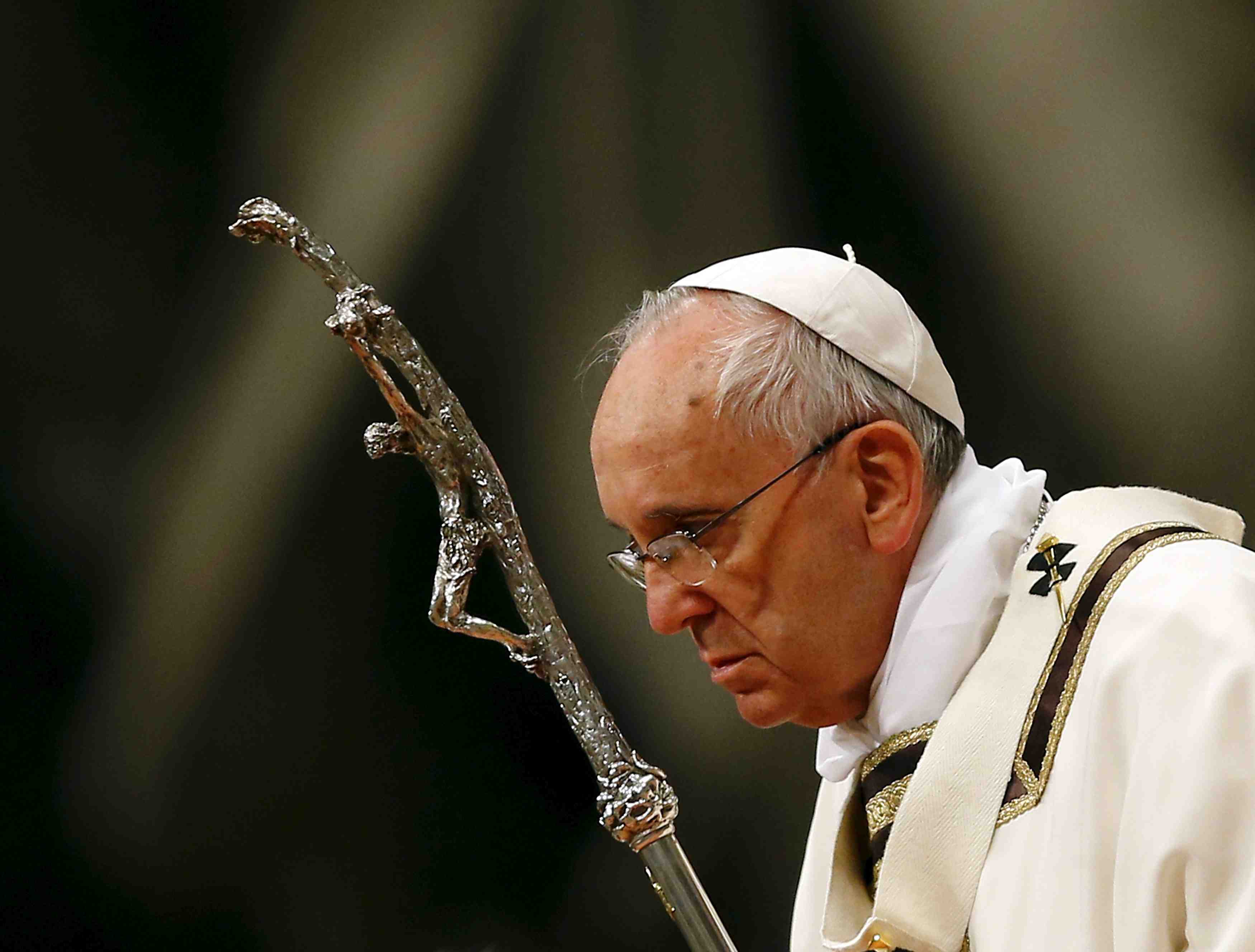 Le pape baptise dix nouveaux catholiques dont une kenyane
