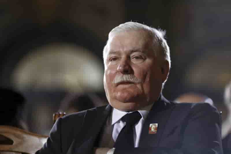 Walesa dement avoir collabore avec la police politique polonaise