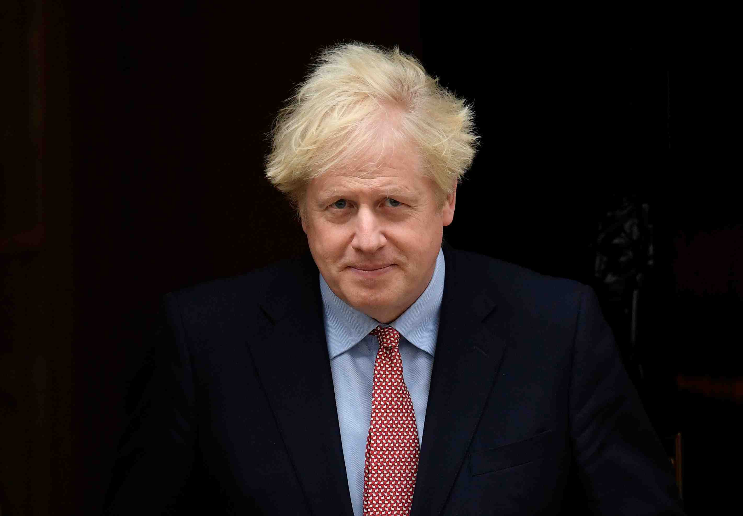 Coronavirus: johnson dit se sentir bien, s'isole deux semaines