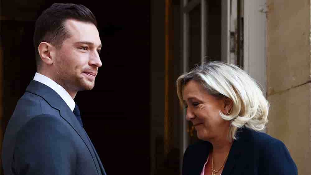 Malgré des sondages au plus haut, le duo de tête du Rassemblement national peine à maintenir son équilibre, surtout depuis la condamnation de Marine Le Pen dans l'affaire des assistants parlementaires.
