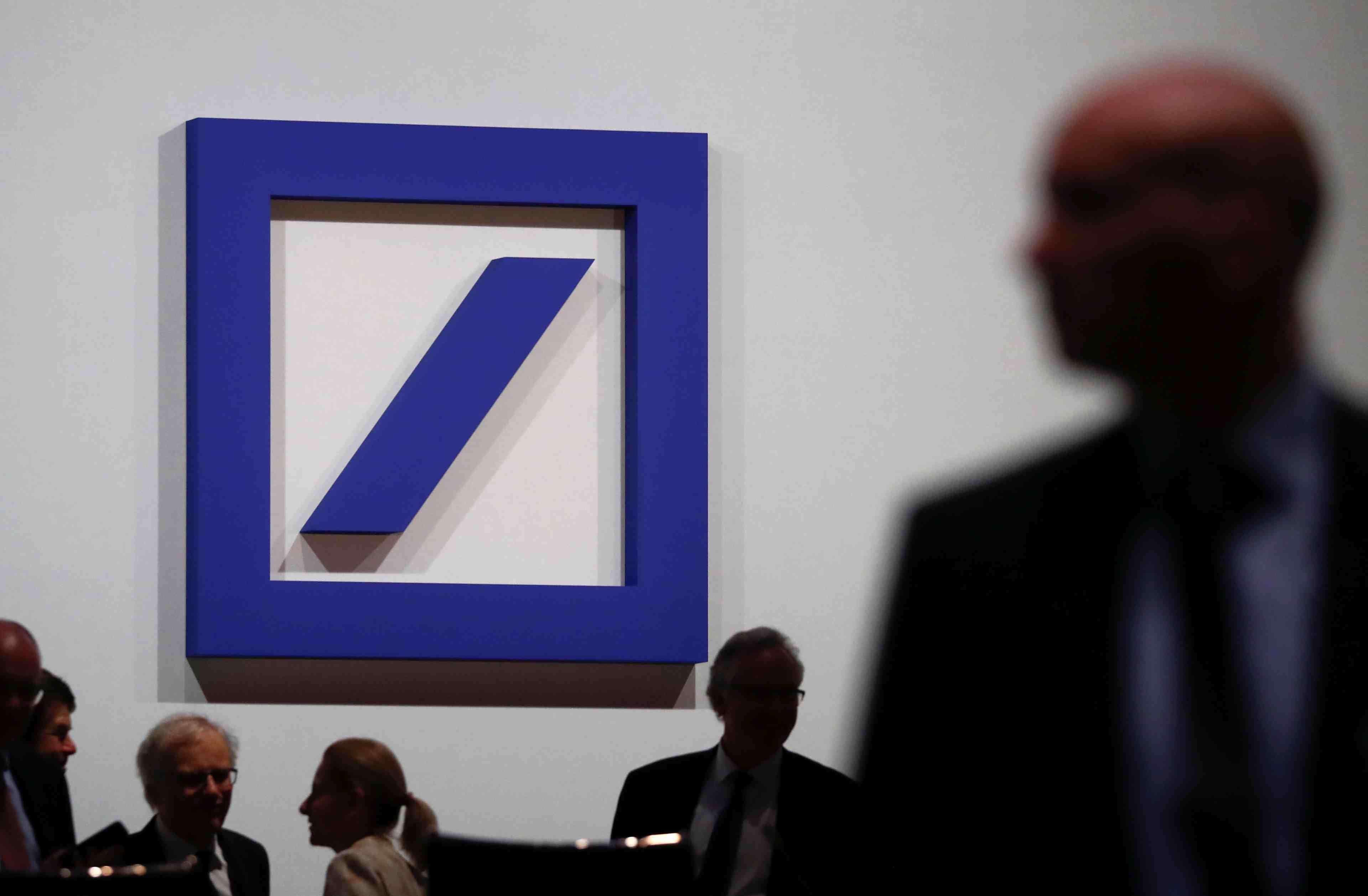 Deutsche bank est a suivre a la bourse de francfort