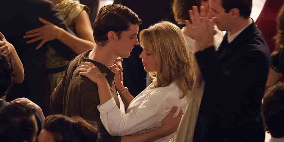 Virgine Efira et Niels Schneider dans « Un amour impossible » en 2018.