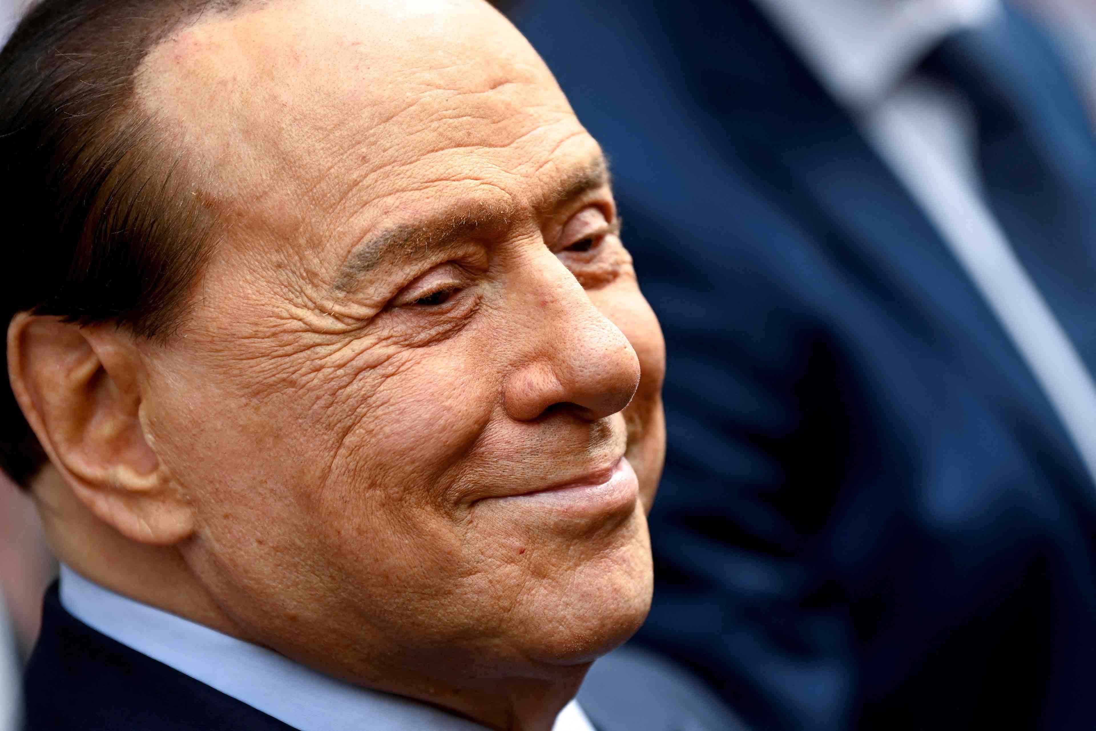 Italie: berlusconi decide de ne pas se presenter a la presidence