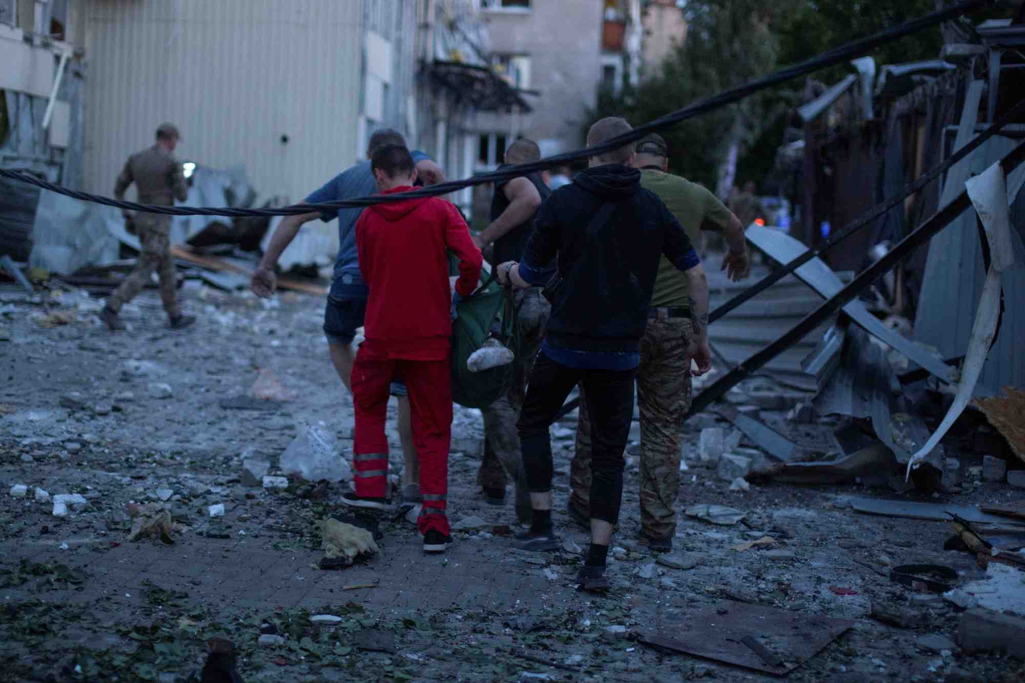 Consequences d'une attaque au missile russe a kramatorsk