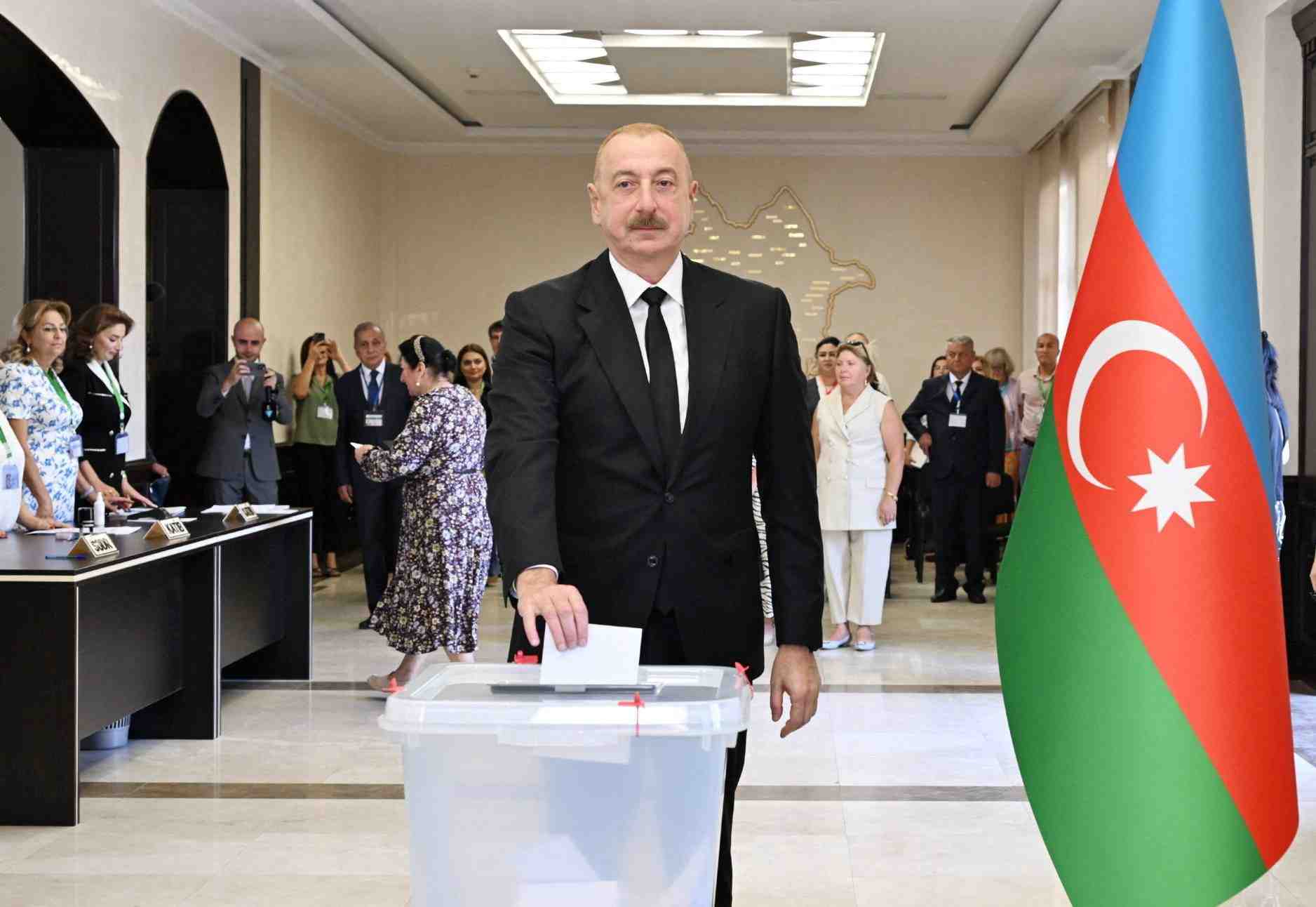 L'azerbaidjan organise des elections legislatives anticipees