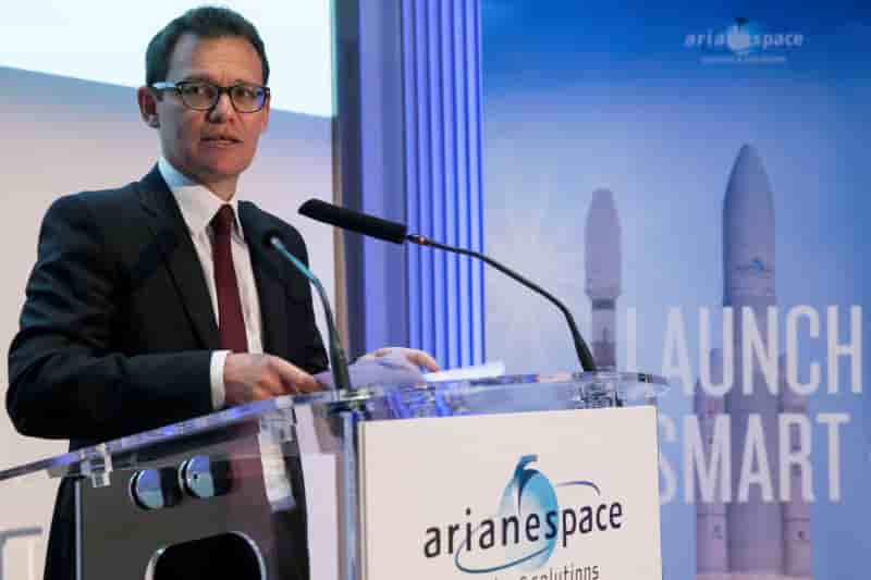 Arianespace prevoit 12 lancements en 2015