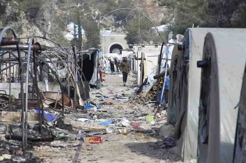 Des milliers de turkmenes et arabes en turquie pour fuir les combats en syrie