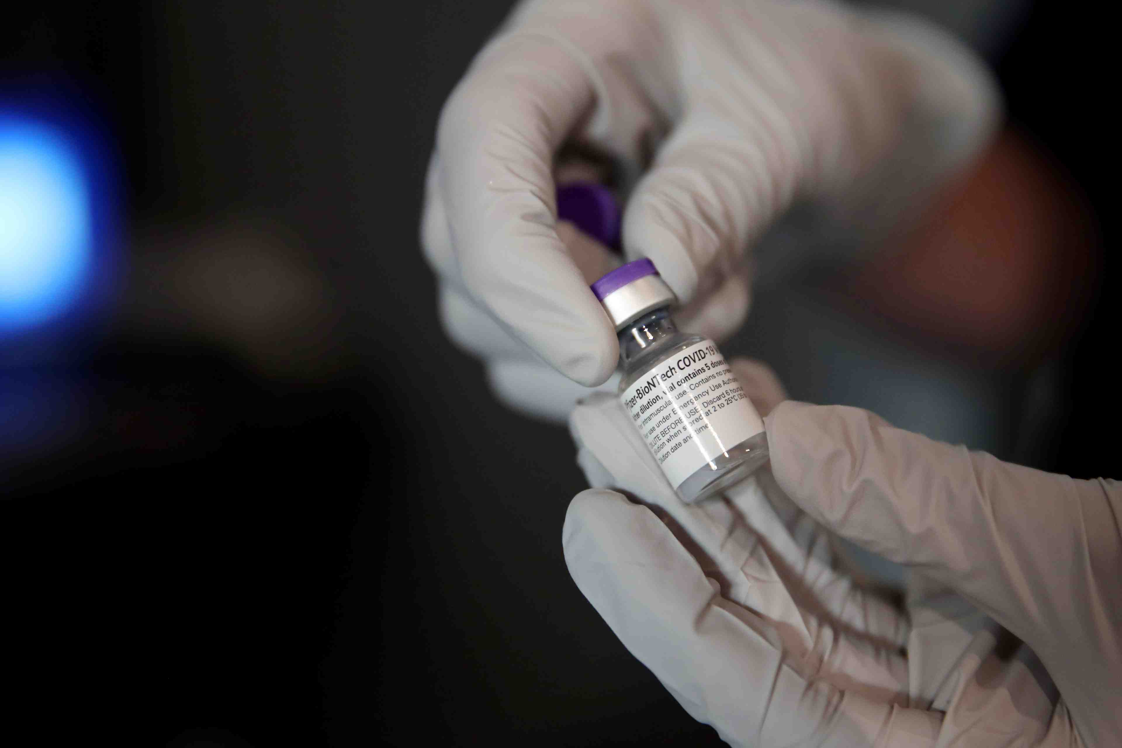 Coronavirus: la suisse autorise l'utilisation du vaccin de pfizer-biontech