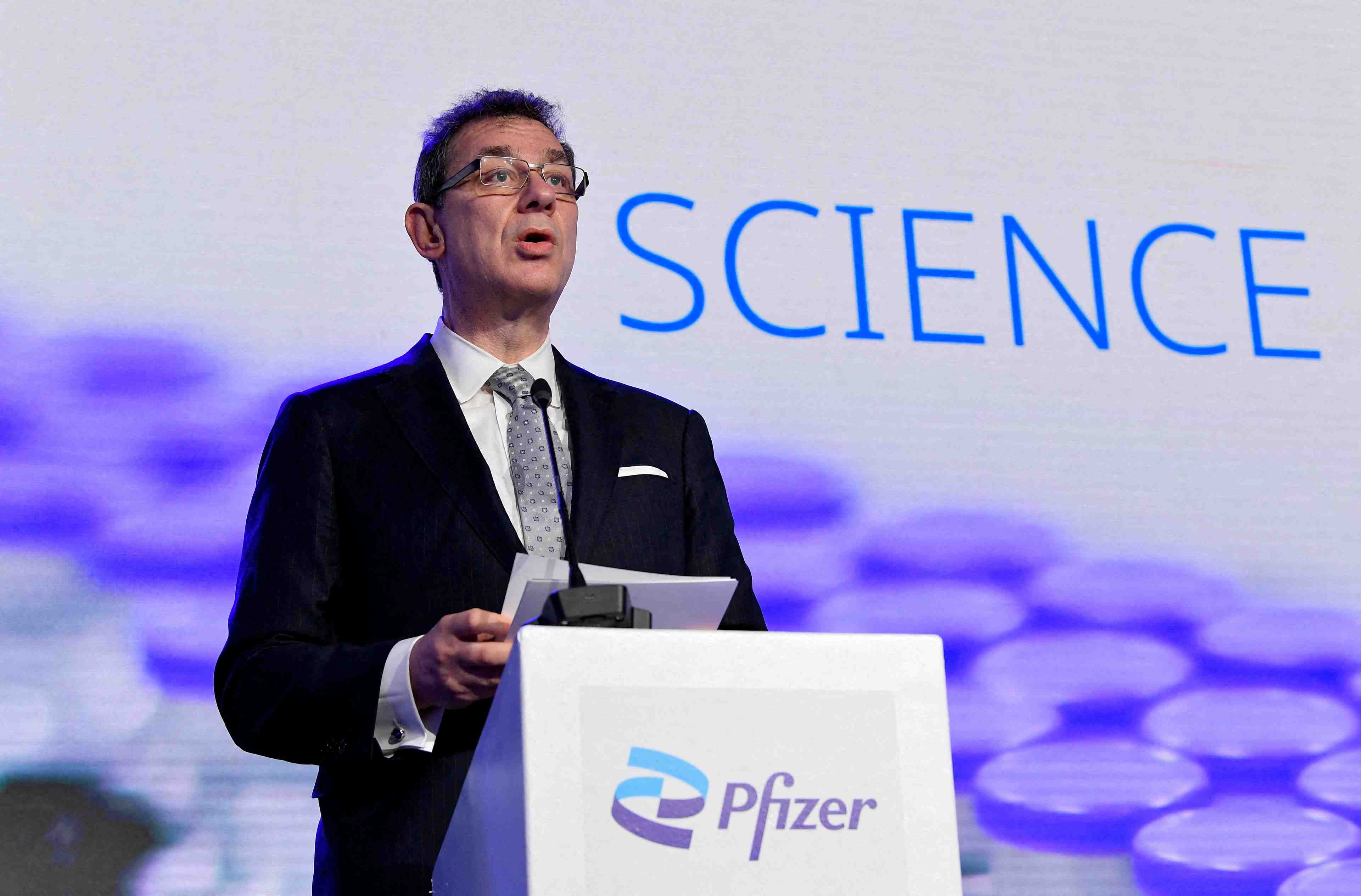 Coronavirus: un vaccin annuel preferable a des rappels frequents, selon pfizer