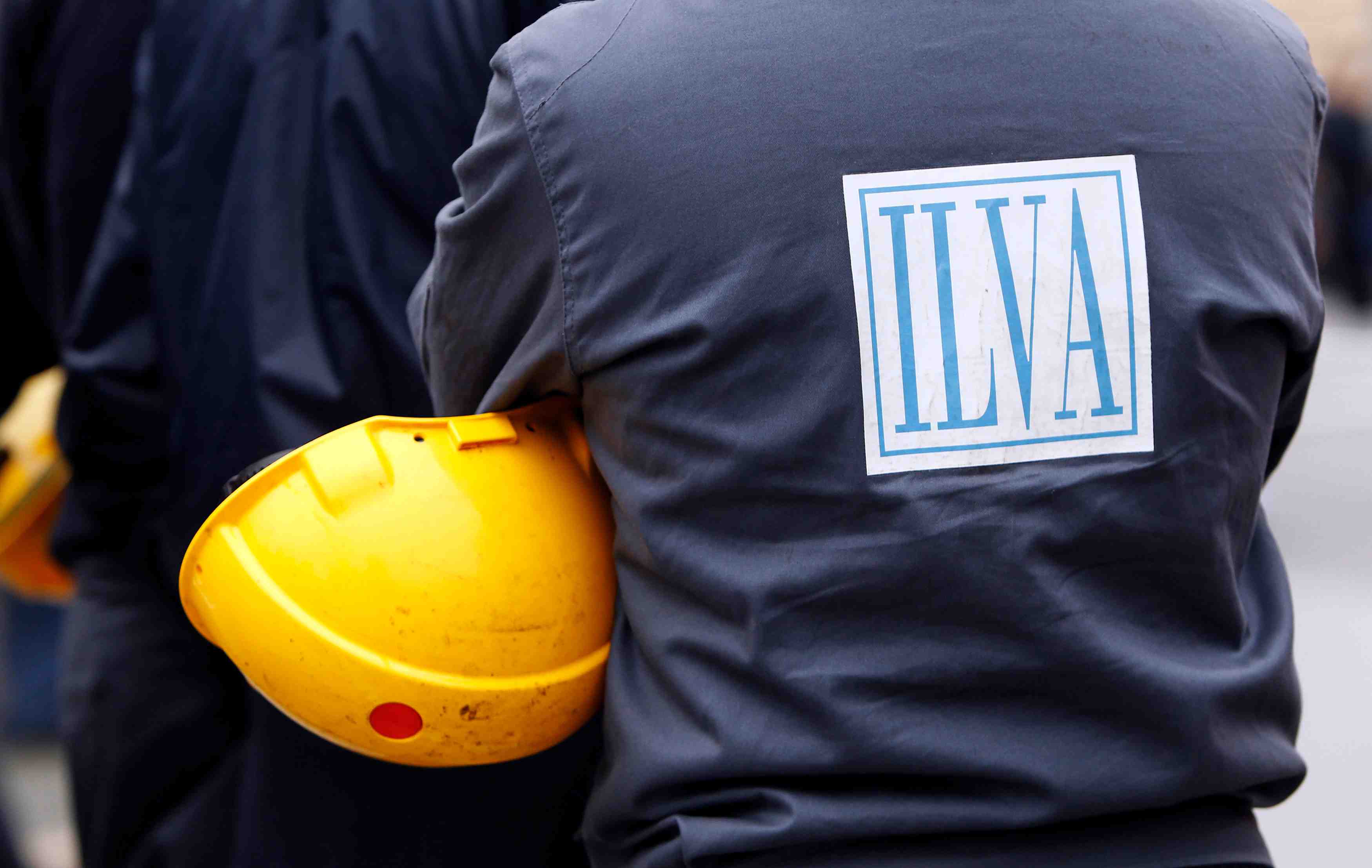 Rome dit que le contrat avec arcelormittal sur ilva reste valable