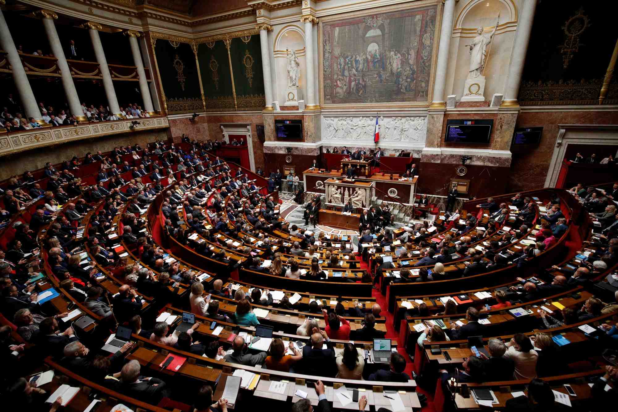 Les députés français ont adopté vendredi en première lecture la loi sur l’énergie et le climat, déclinant la politique du gouvernement dans ces deux domaines auxquels la mobilisation citoyenne et la météo de ces derniers jours ont donné un relief nouveau.