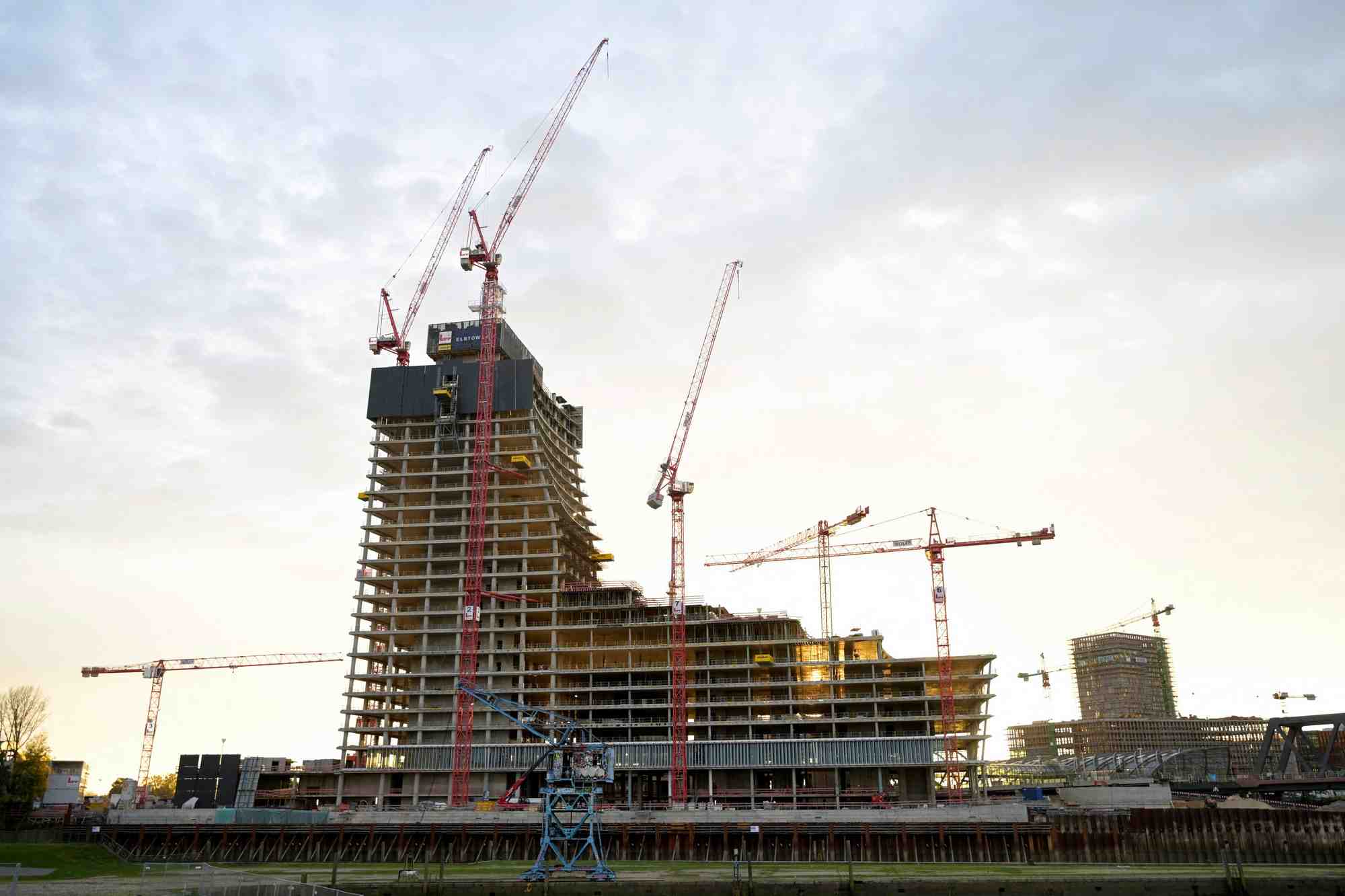Chantier de construction de l'elbtower a hambourg
