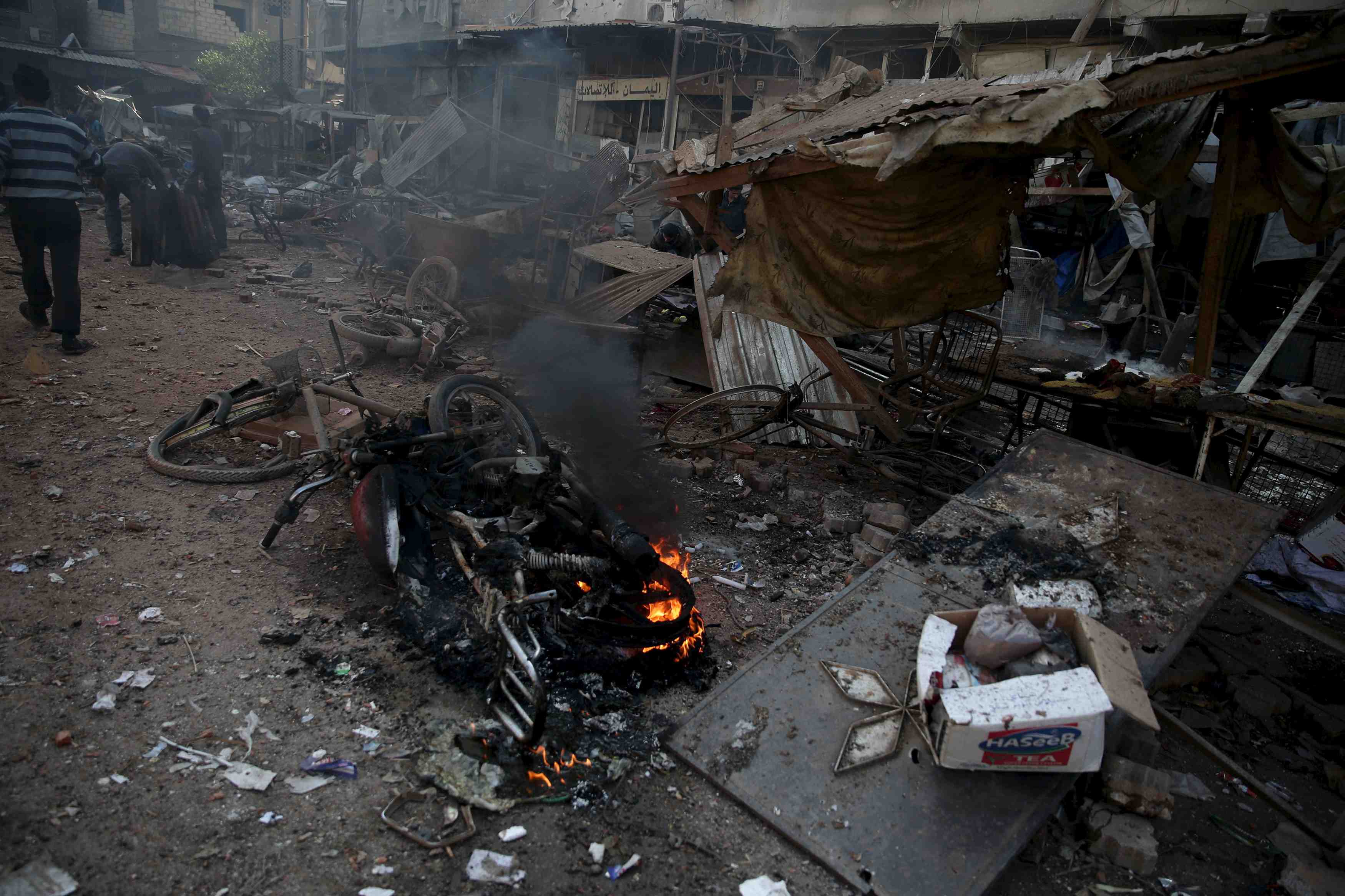 Au moins 70 morts dans l'attaque du marche de douma, en syrie