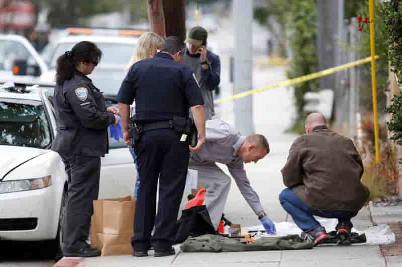 Un homme lourdement arme arrete a los angeles