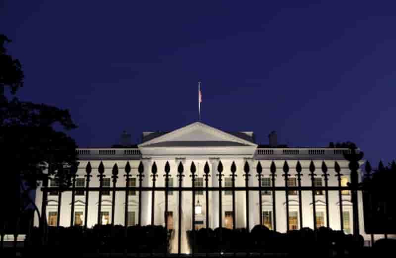 La maison blanche defend trump et son "gros bouton nucleaire"