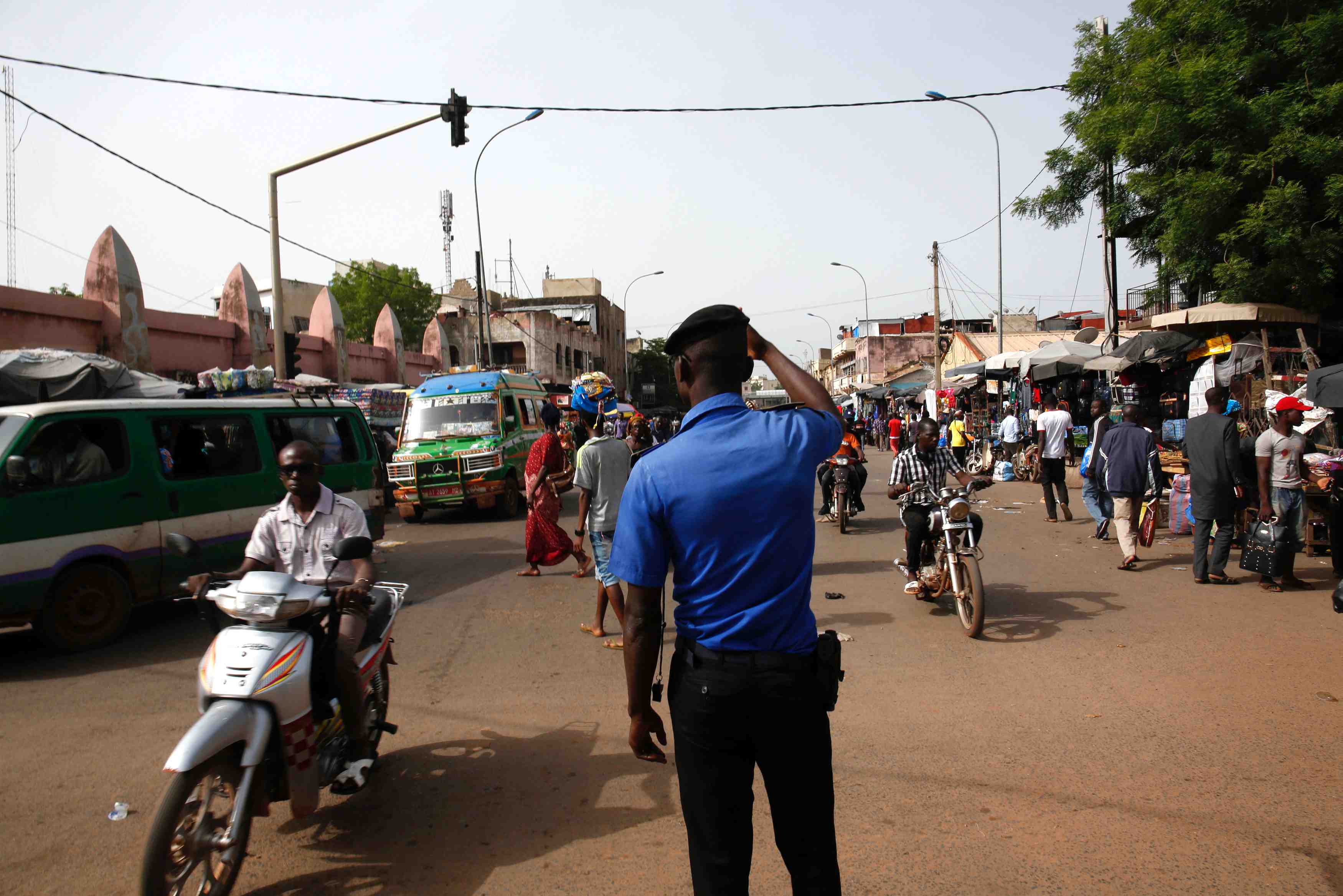 La presidentielle au mali perturbee dans 20% des bureaux de vote