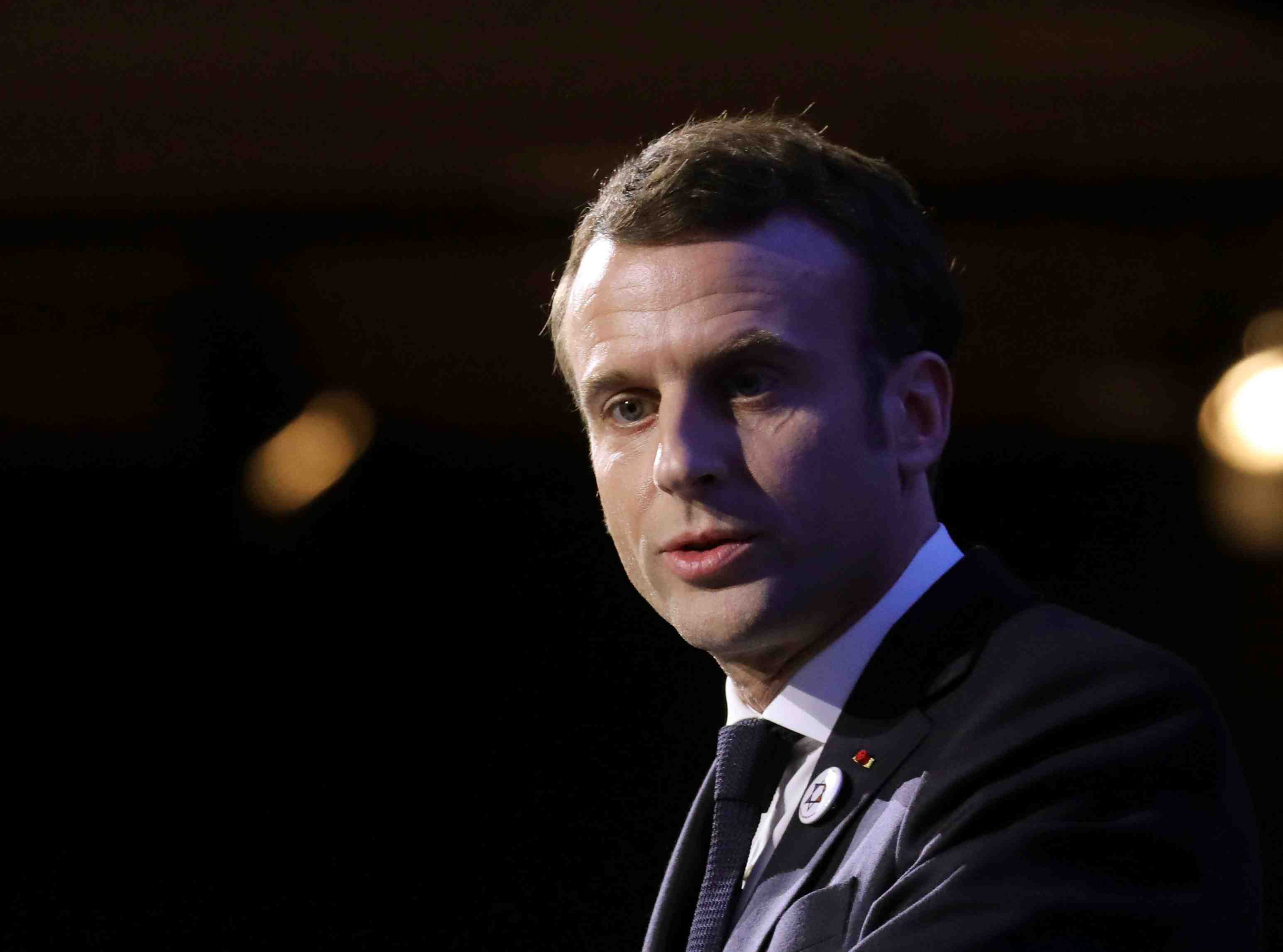 Macron provoque la colere des partenaires sociaux