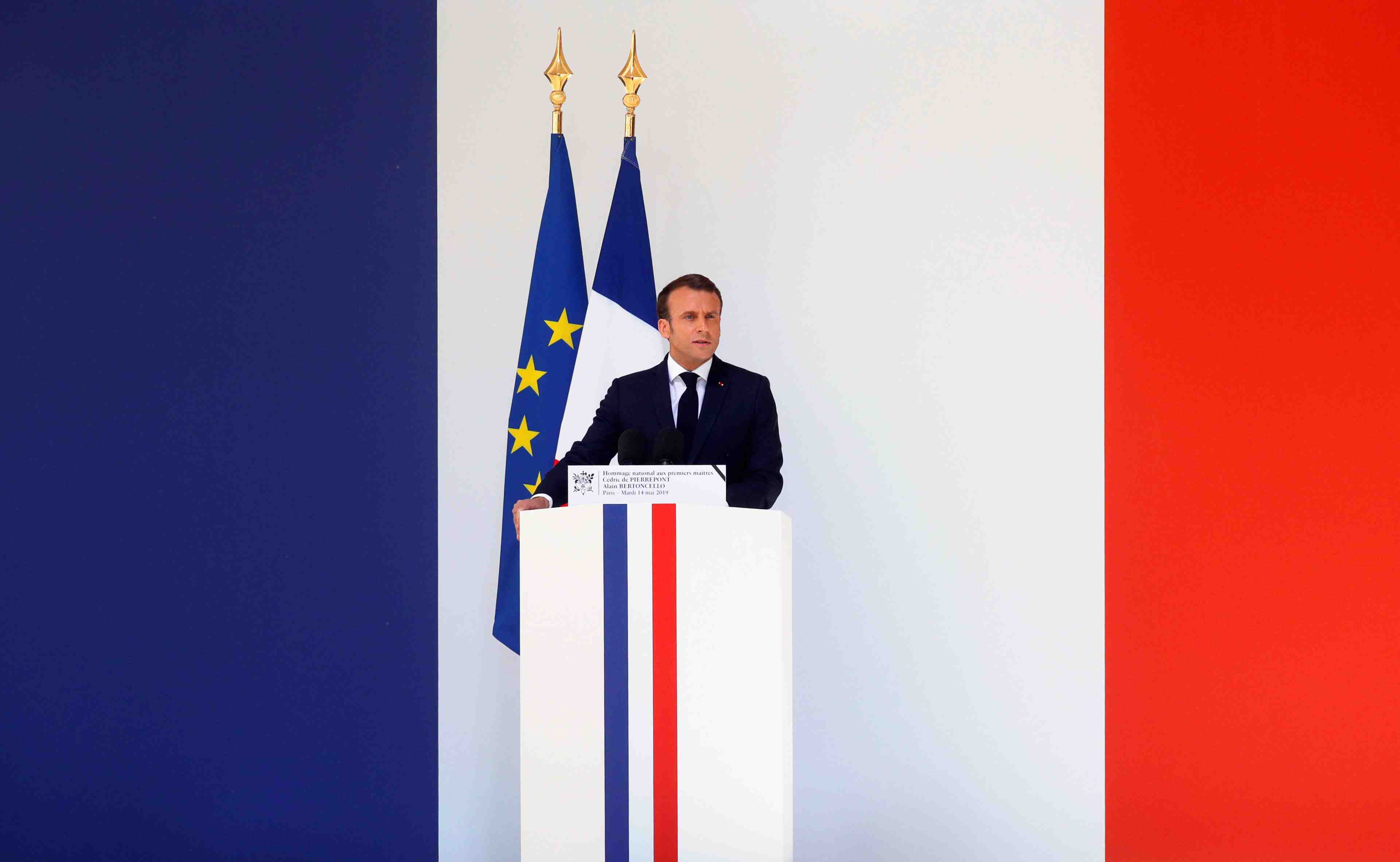 Hommage aux deux commandos francais tues au burkina faso