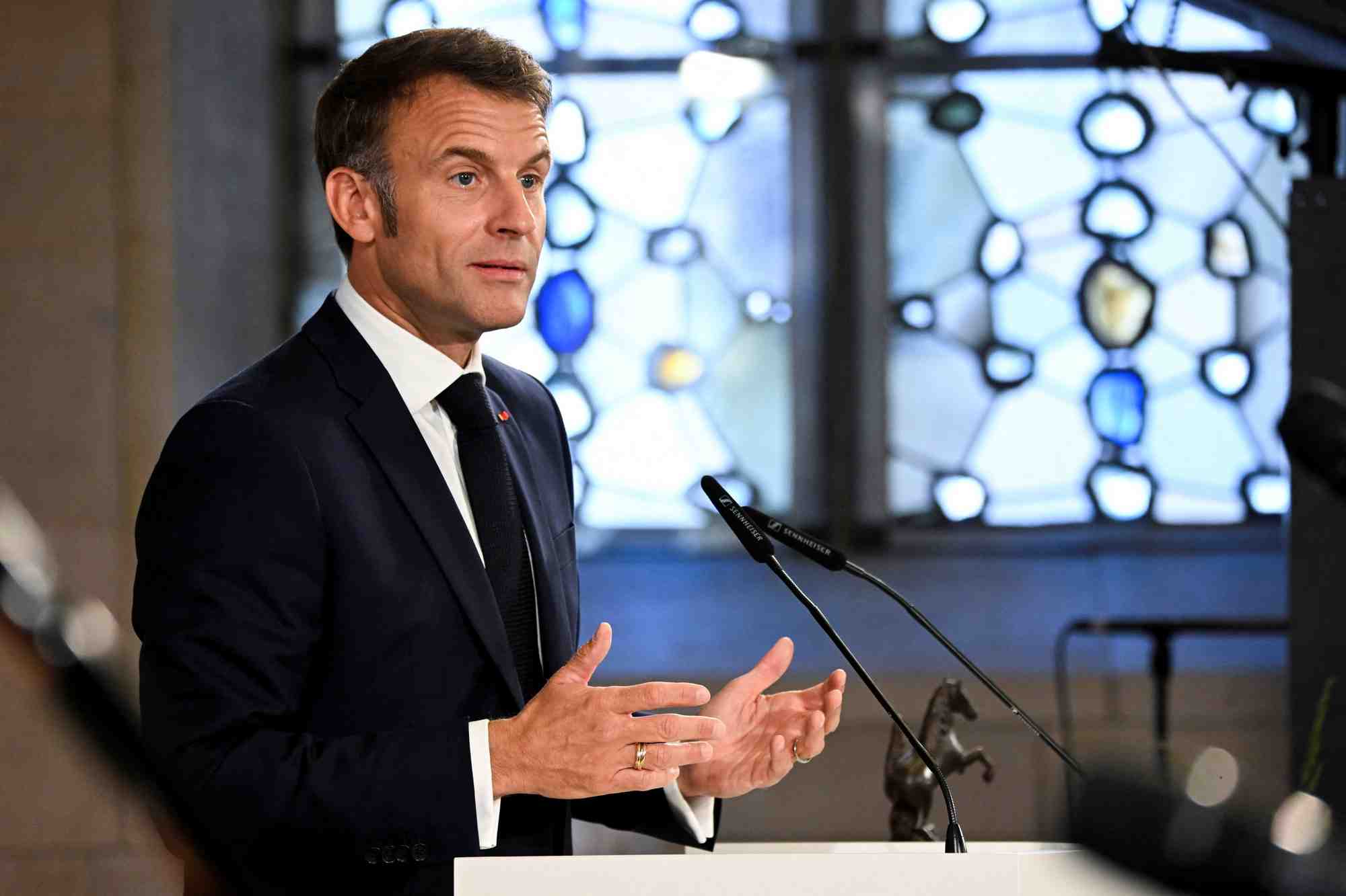 Le president francais emmanuel macron recoit le prix international de la paix de westphalie
