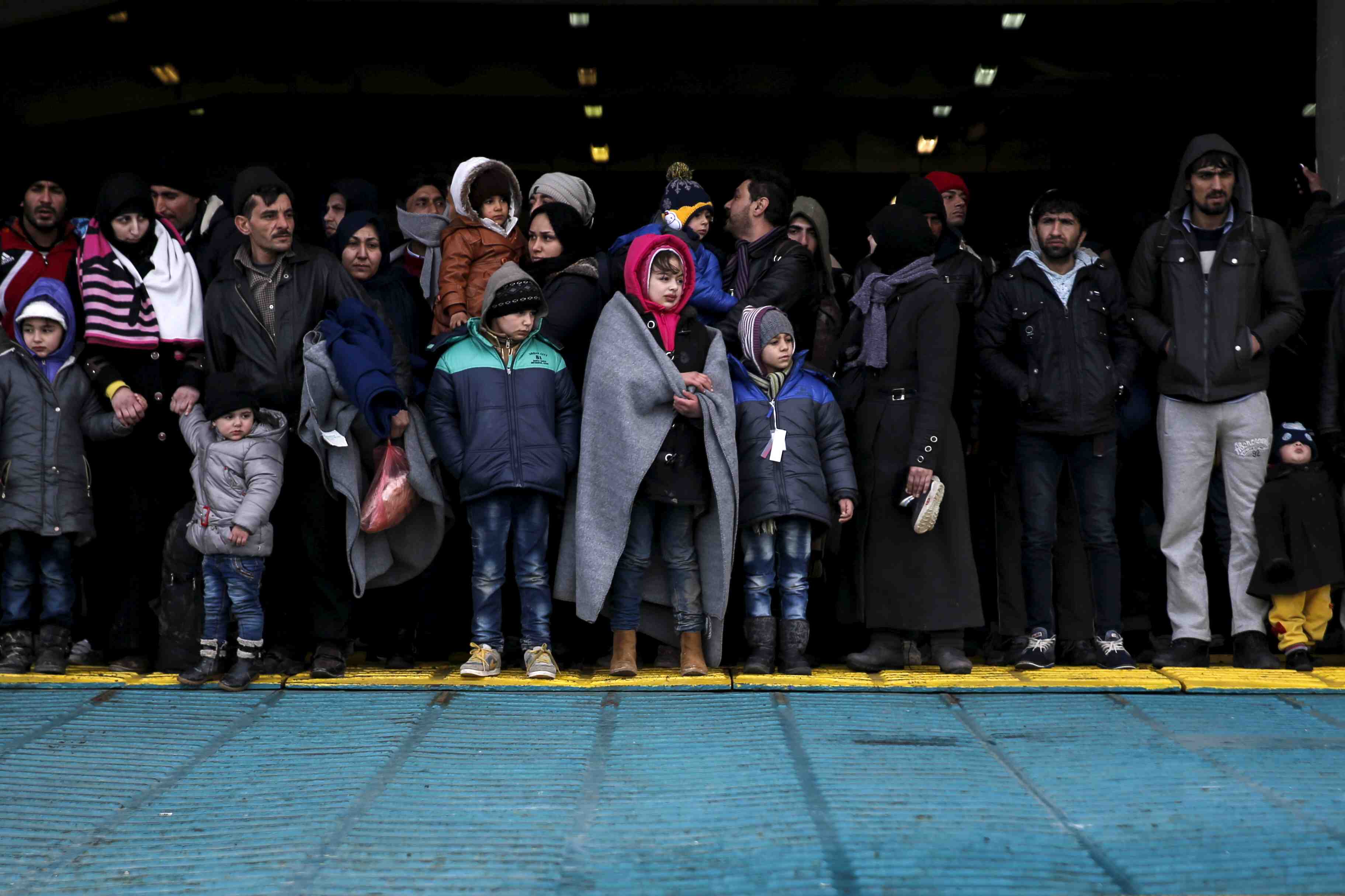 Les ministres de l’interieur de l’ue mettent la pression sur athenes face a la crise migratoire
