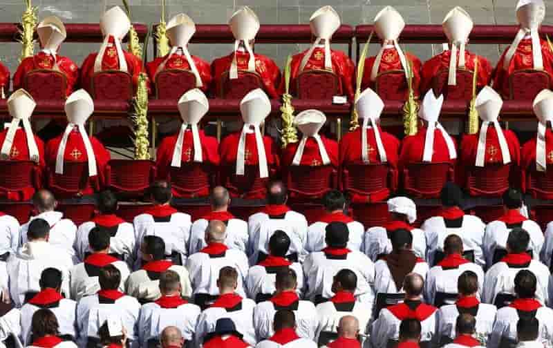 L'eglise aborde le second tour en ordre disperse