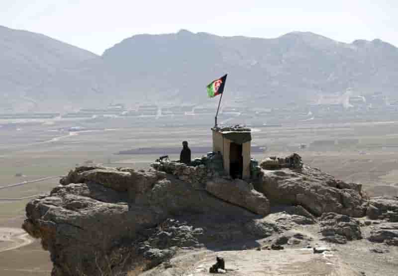 Des taliban tuent un journaliste et en enlevent un autre