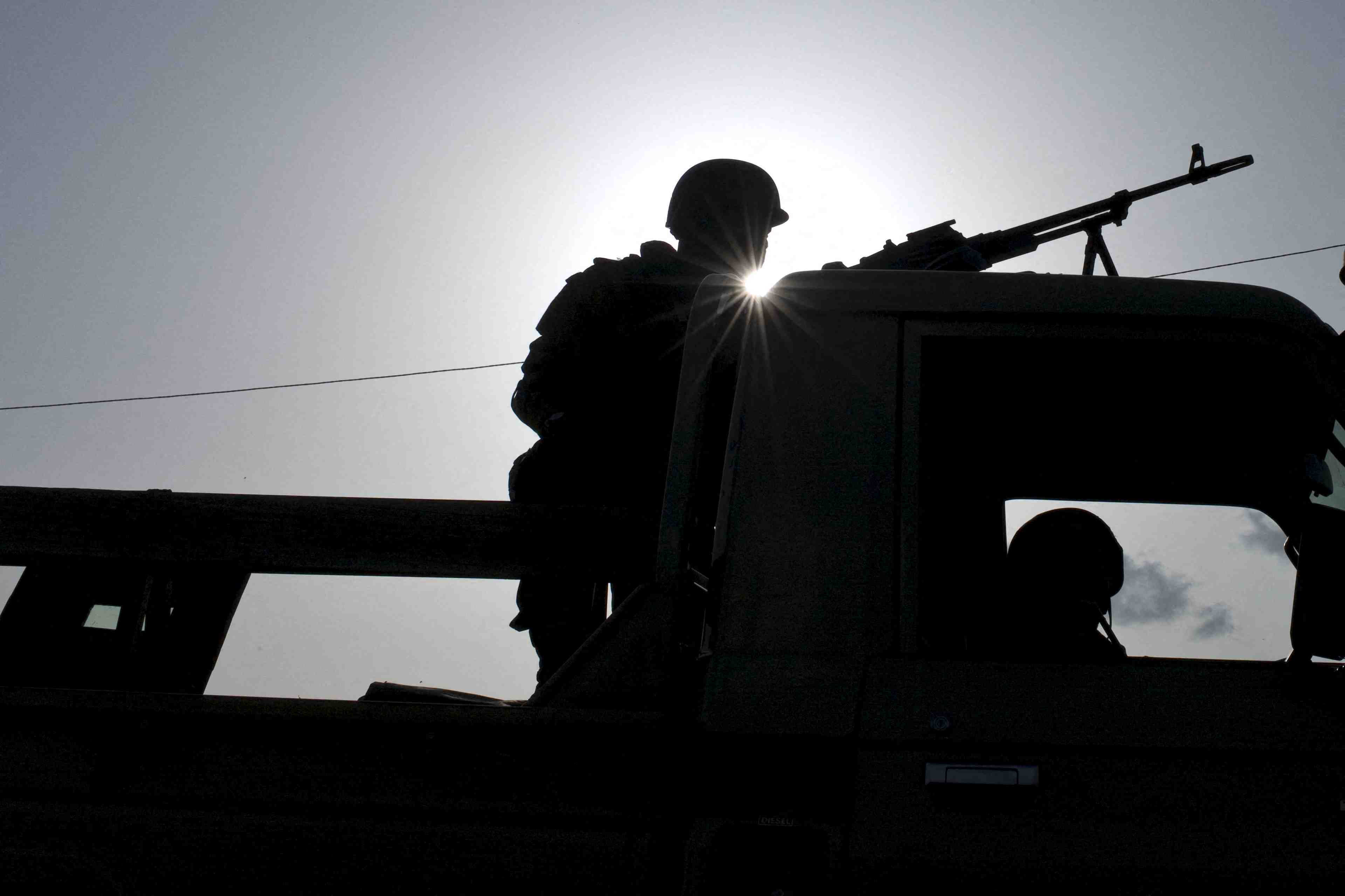 Burkina faso: tirs dans des casernes, l'etat nie un coup militaire