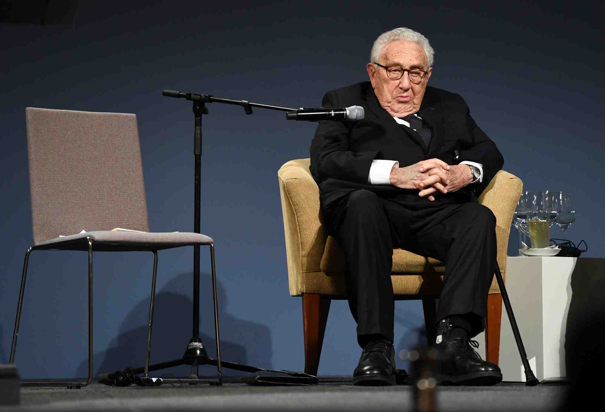 L'ancien secretaire d'etat americain henry a. kissinger