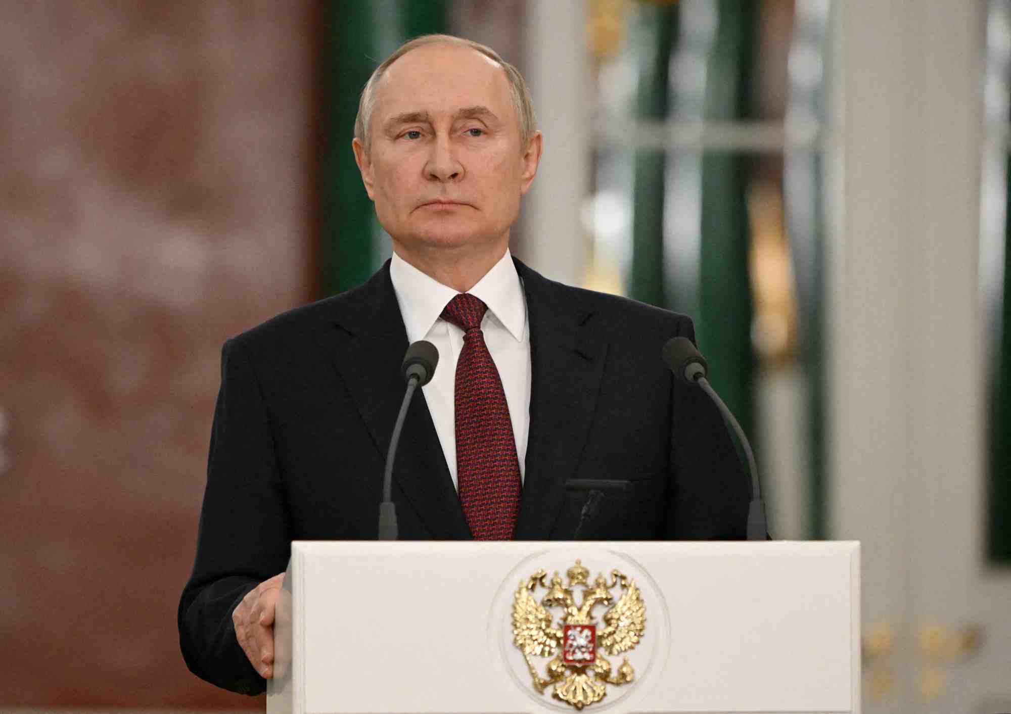 Le president russe poutine participe a une conference de presse a moscou