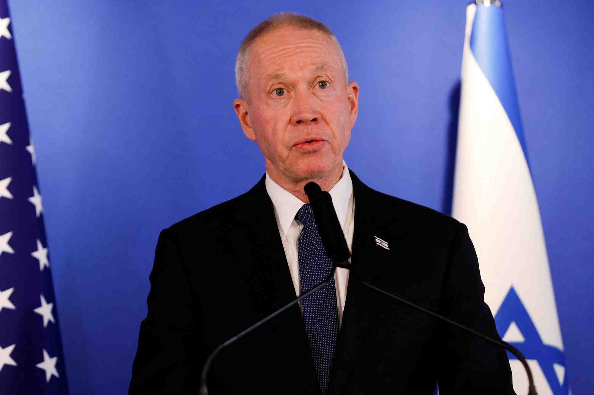 Le ministre israelien de la defense, yoav gallant, lors d'une conference de presse a lod, en israel