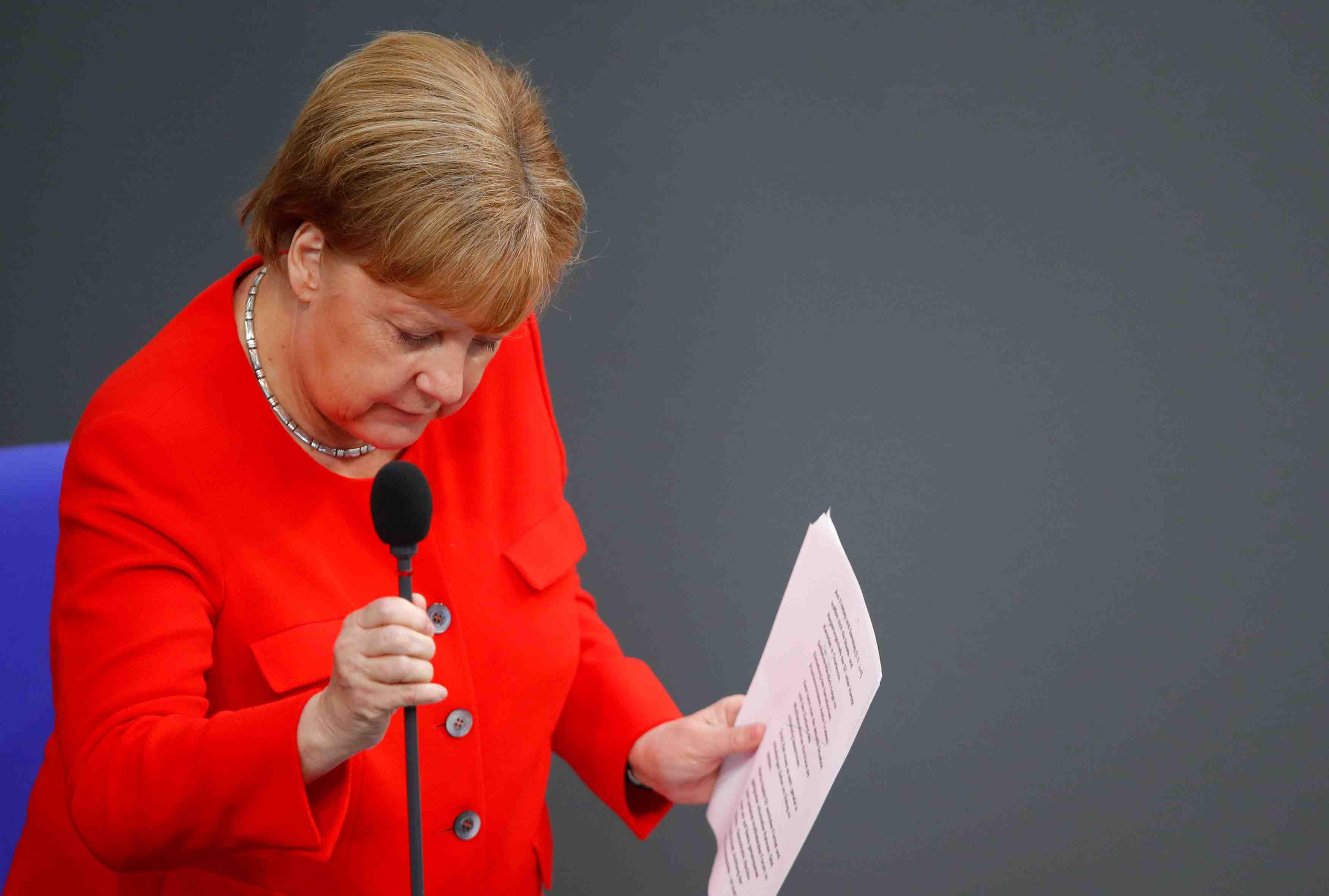 Paris souhaite voir berlin aller plus loin sur l'ue