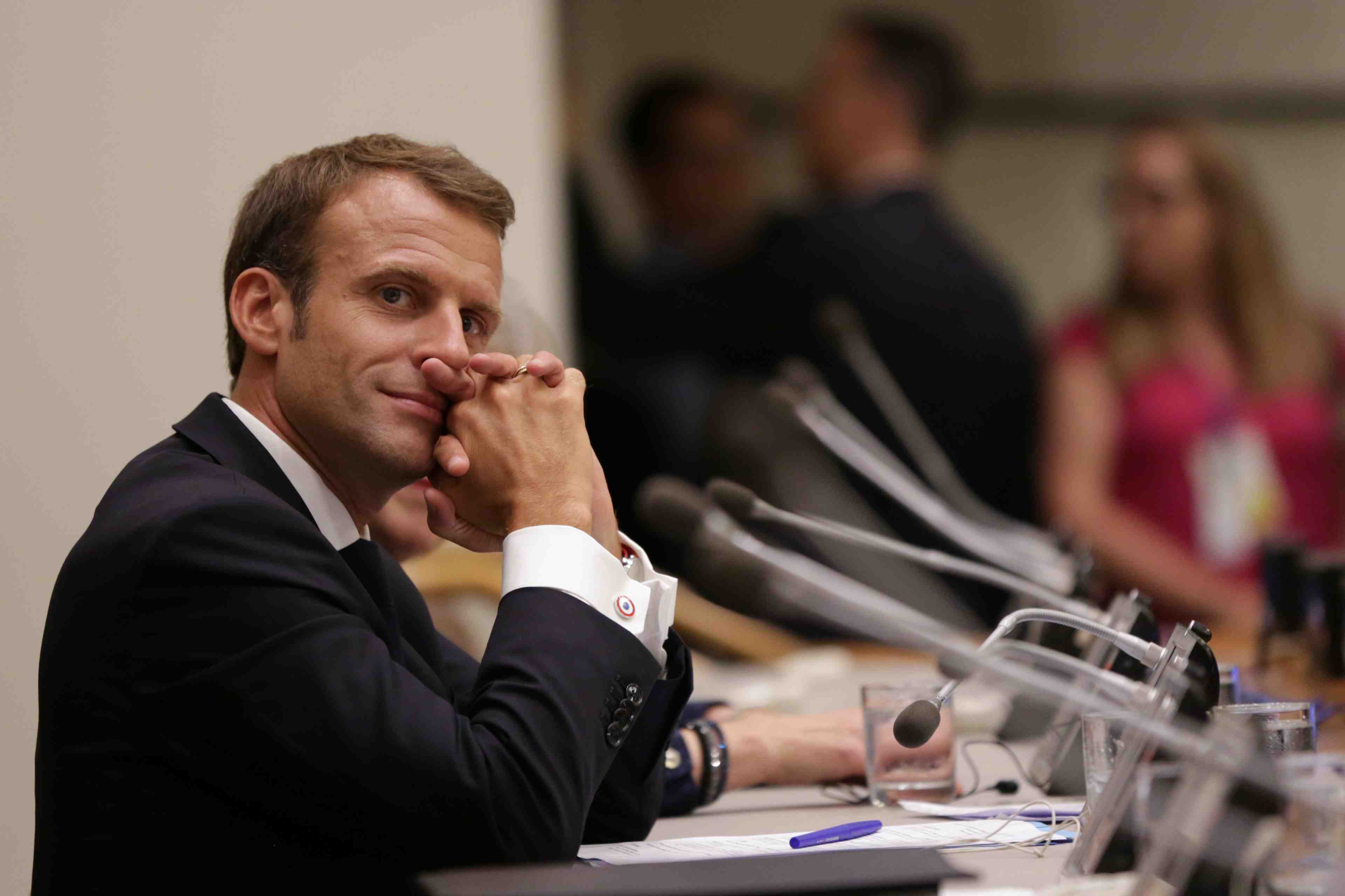 Sargasses et chlordecone pour macron en martinique et guadeloupe