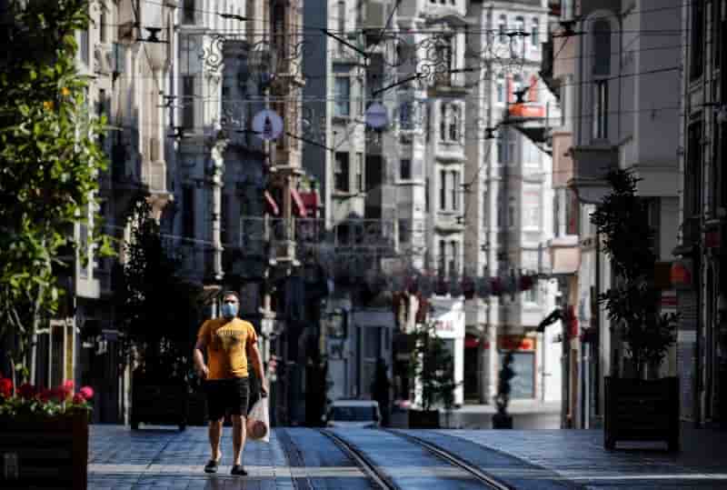La turquie leve les restrictions et rouvre ses restaurants et parcs