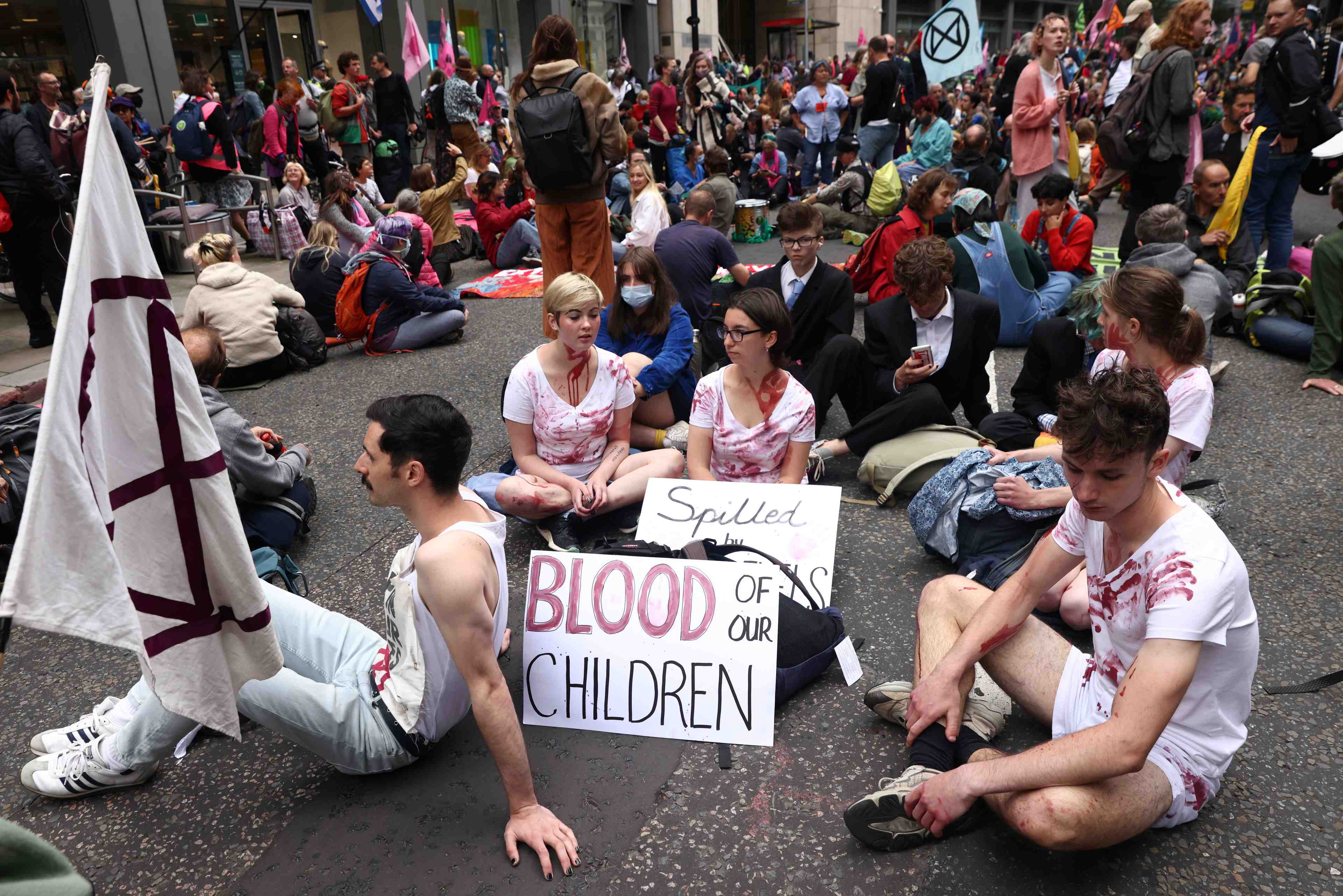 Climat: extinction rebellion bloque le tower bridge