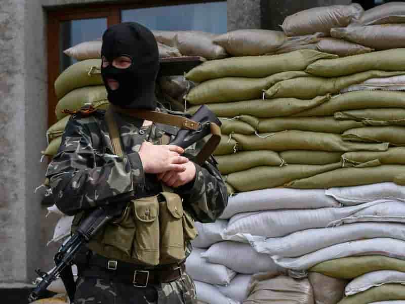 Un checkpoint pro-russe attaqué en Ukraine, selon la TV russe