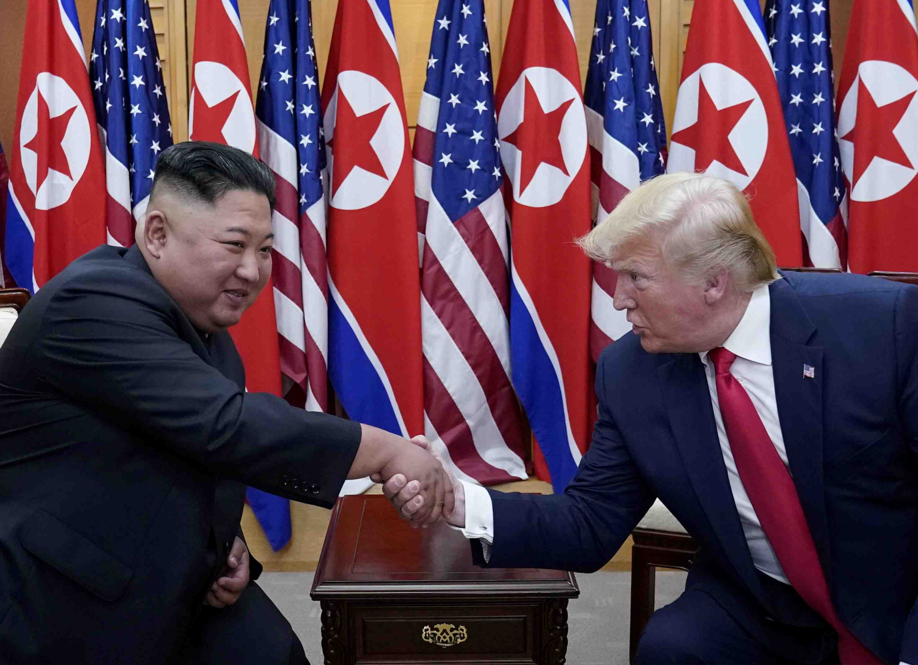 Trump et kim jong-un conviennent de relancer les negociations