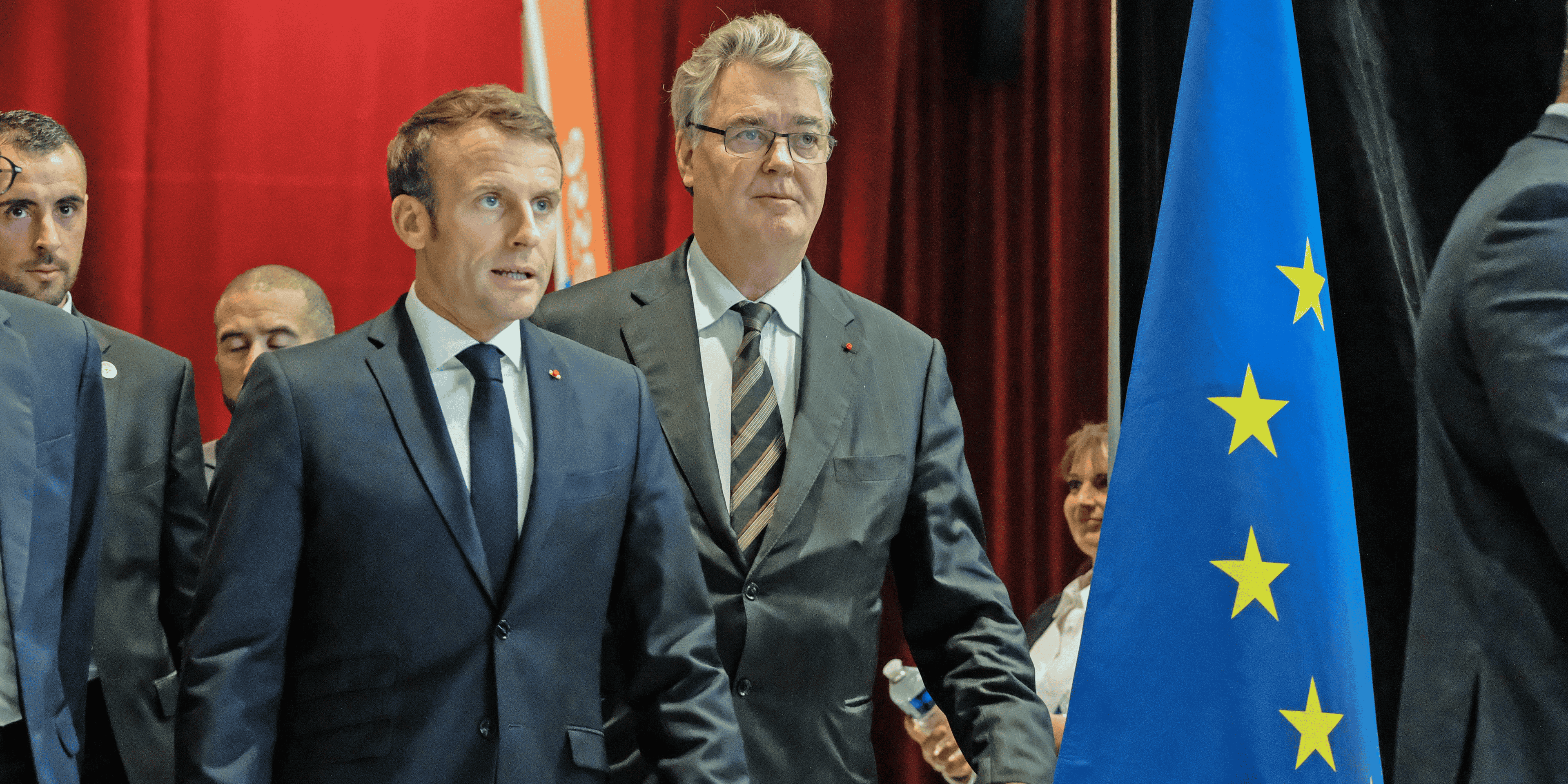 H315 LT1 Emmanuel Macron et Jean-Paul Delevoye, haut-commissaire aux retraites
