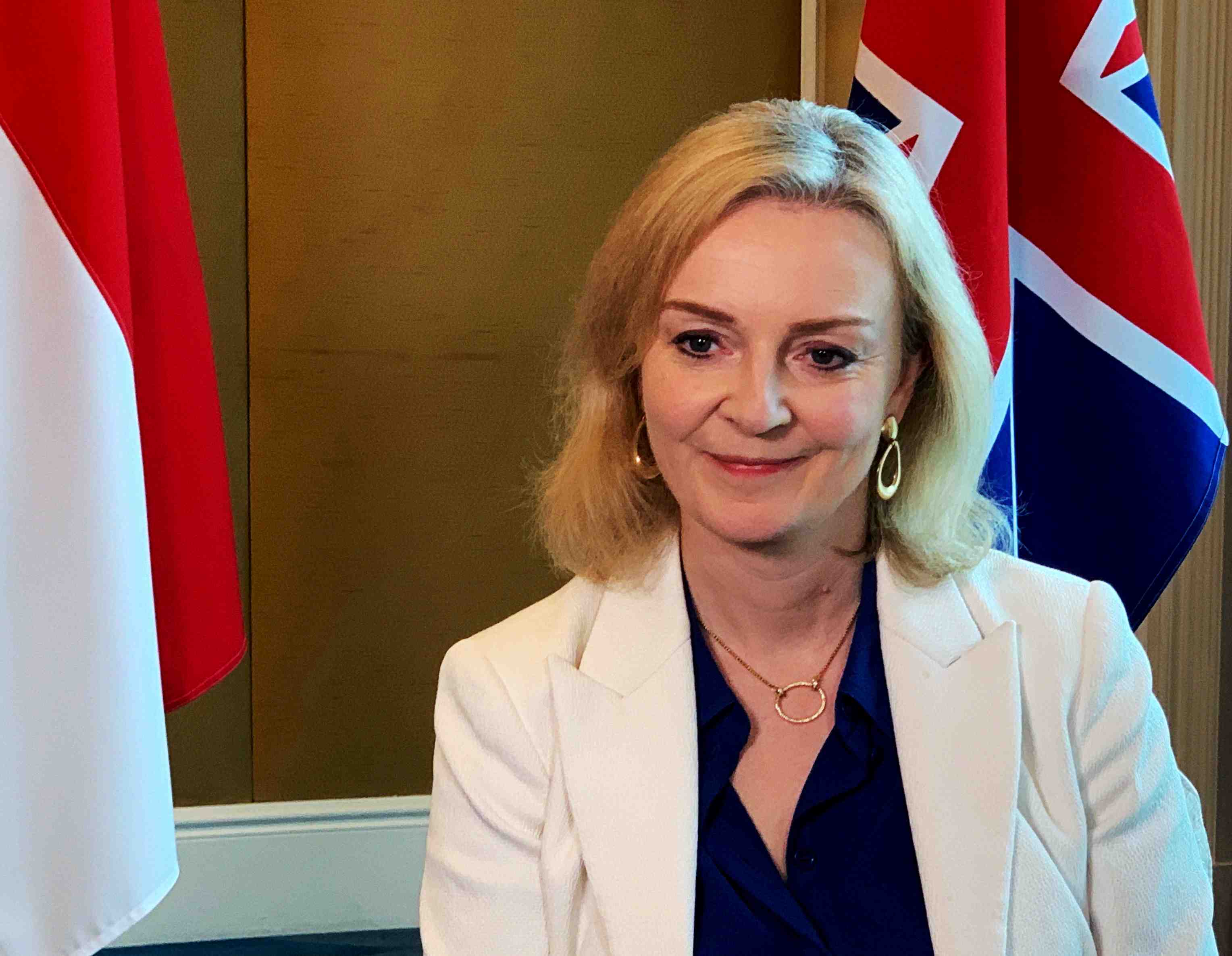 Vaccins: londres rassure par les garanties europeennes, bruxelles admet une "gaffe"