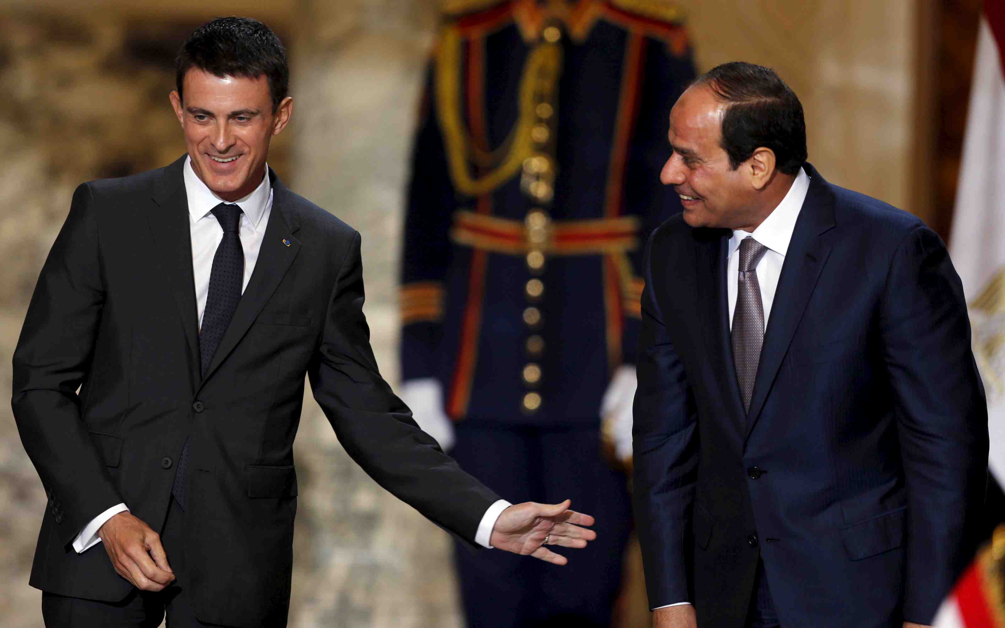 Manuel valls en visite au caire