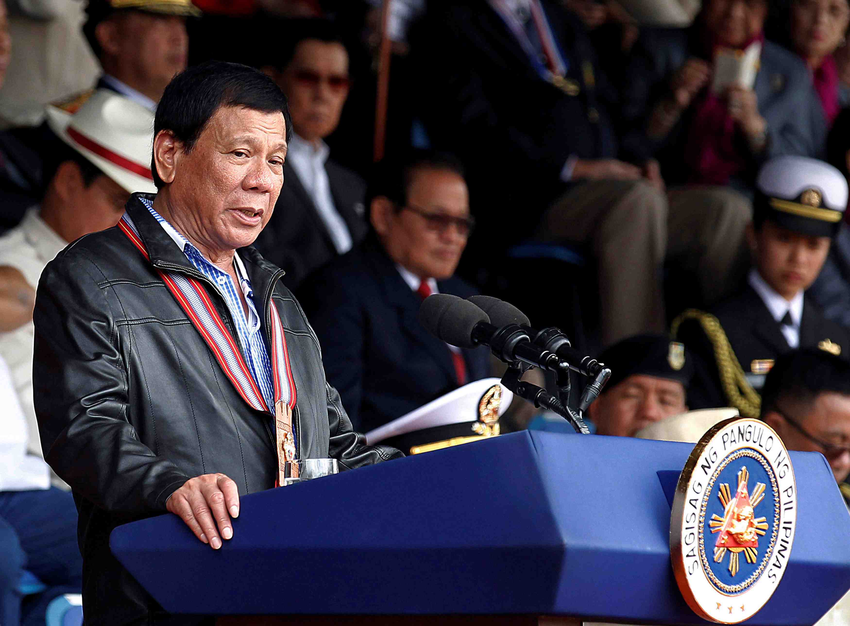 Duterte accuse d'avoir ordonne des meurtres aux philippines
