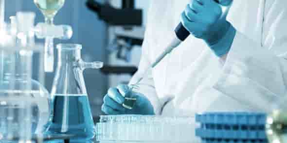 Recherche médicale en laboratoire