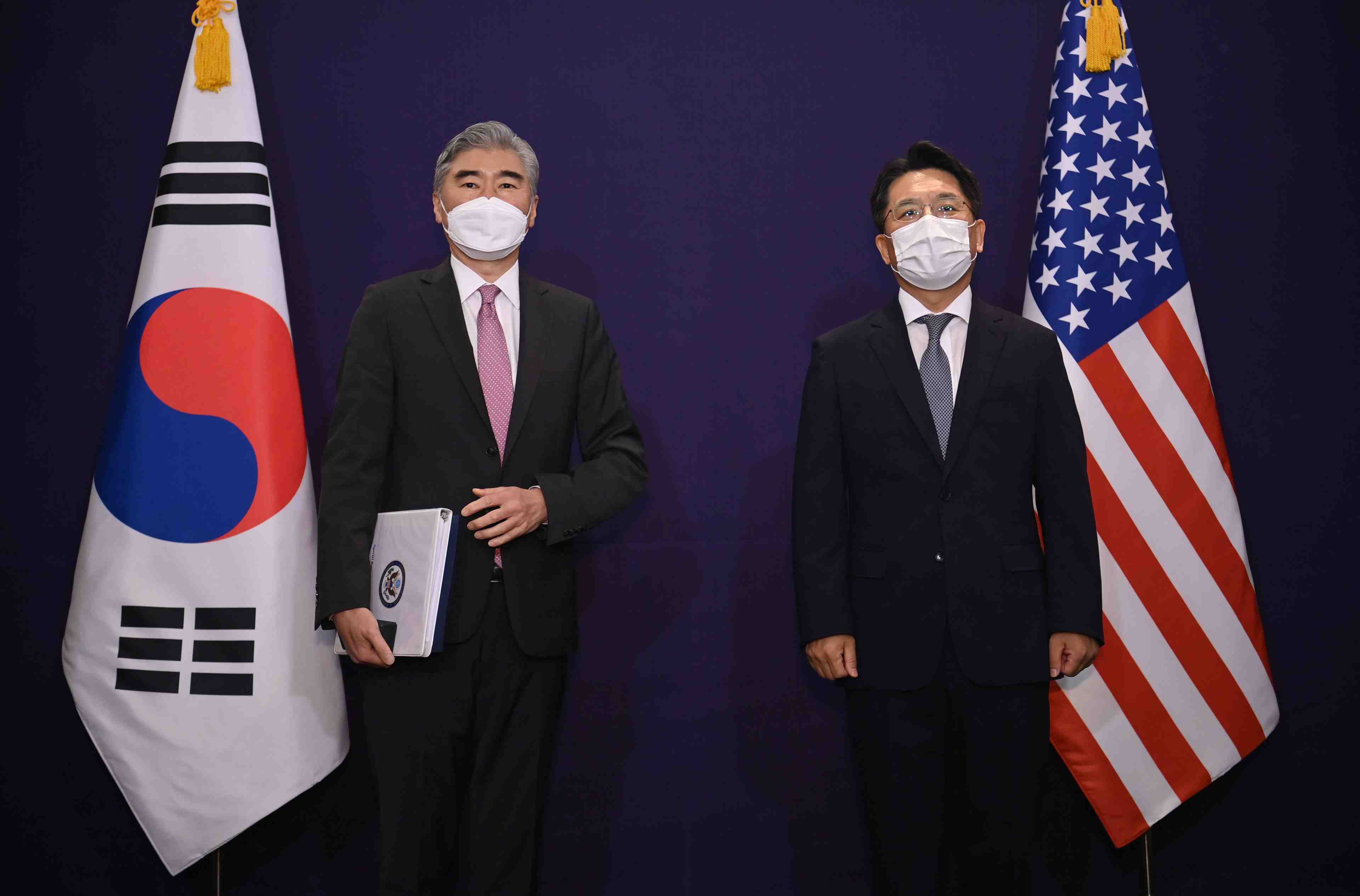 Les etats-unis n'ont pas d'intentions hostiles envers la coree du nord, dit l'envoye special americain
