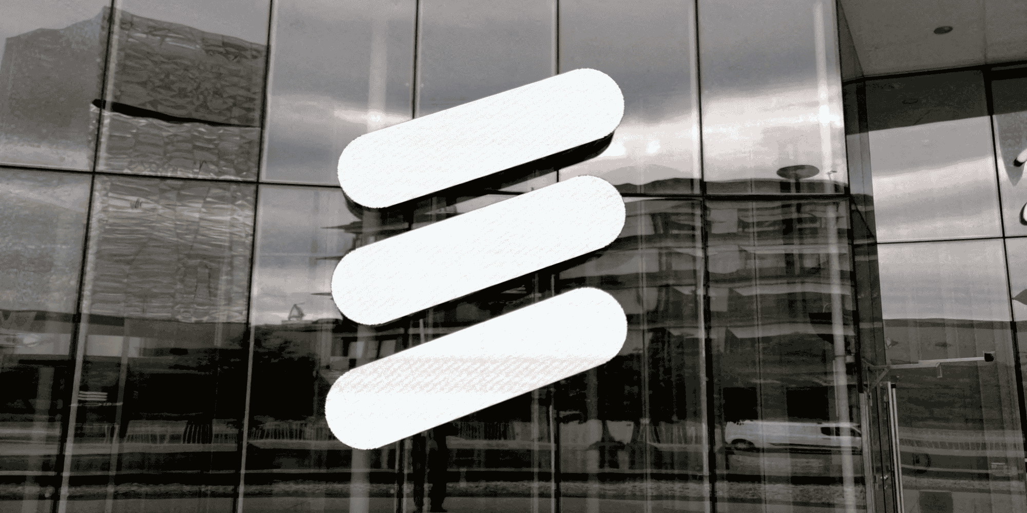 Ericsson suspend ses activites en russie