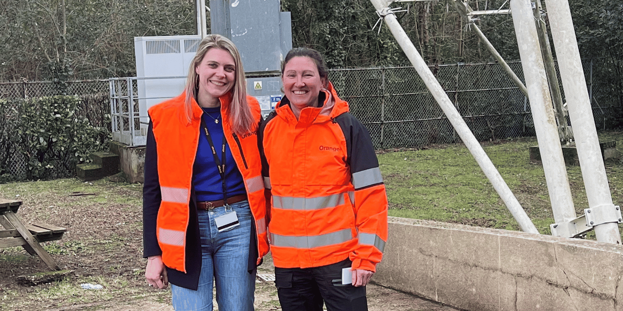 Fanny Delassaux, responsable du département, et Laure Ducout, coordinatrice de maintenance de la boucle locale d'Orange en Gironde.