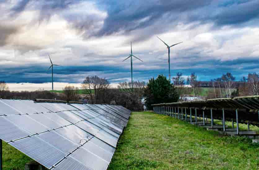 5,2 GW d'énergies renouvelables ont été raccordées en 2024, une année record, l'ambition politique impliquant la nécessité de raccorder chaque année 5 à 6 GW d'ici à 2050.