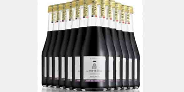 Le Petit Béret développe une gamme de boissons sans alcool, avec une base de raisin et un goût proche du vin.