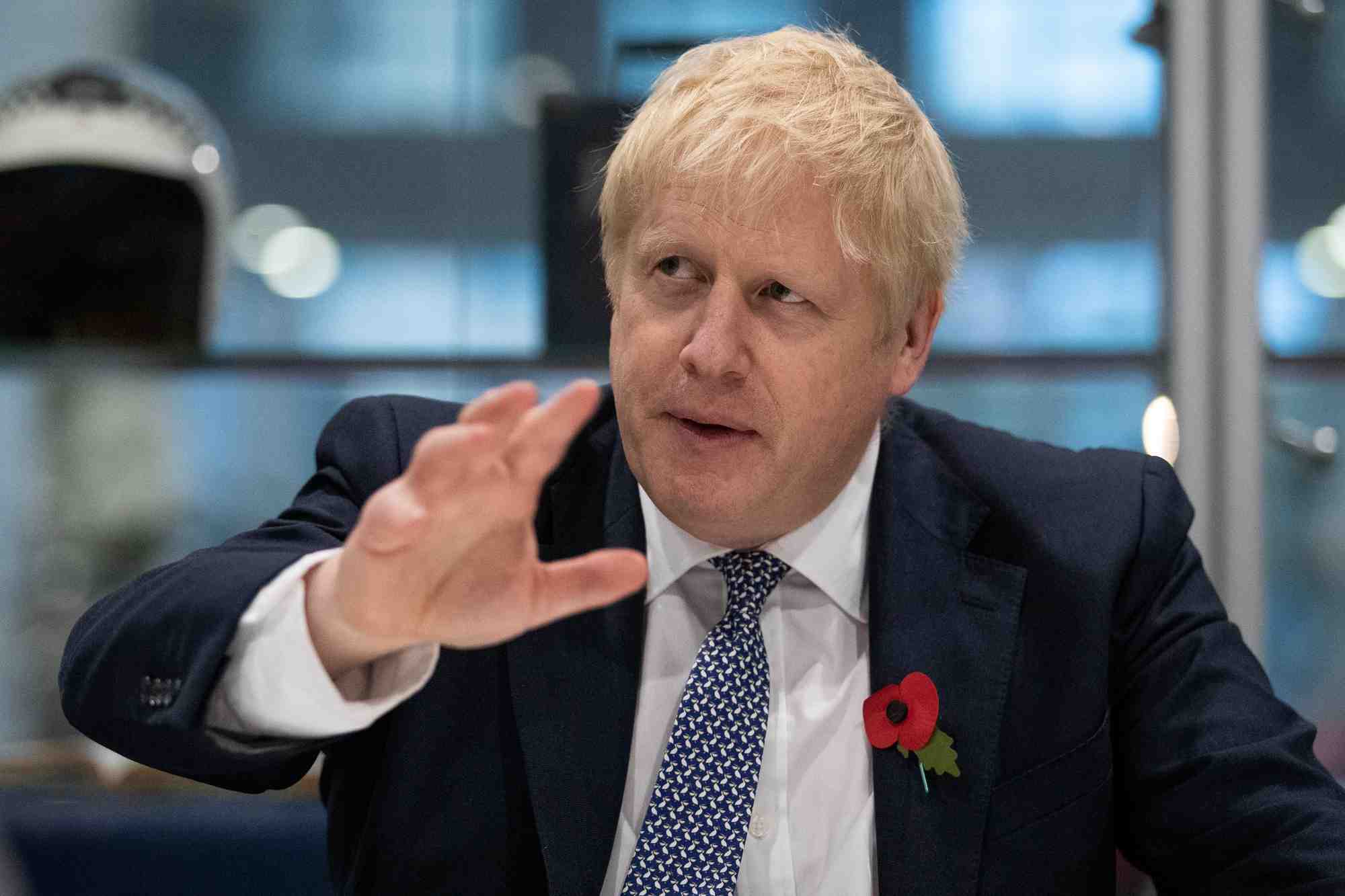 Boris Johnson s'est excusé auprès de son parti pour avoir concédé le report du Brexit.