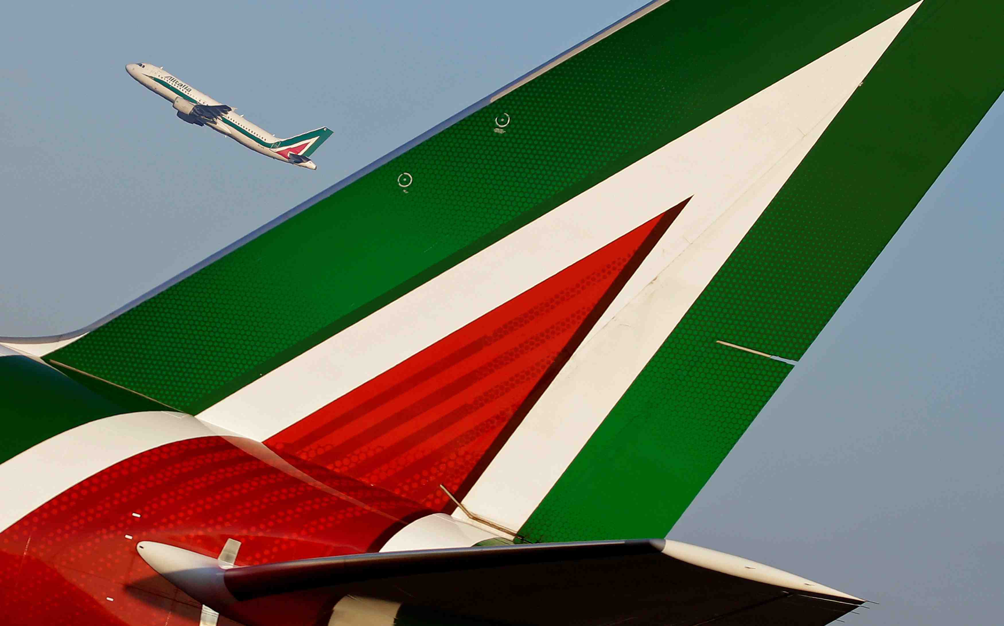 L'ue ouvre une enquete sur un pret de l'etat italien a alitalia